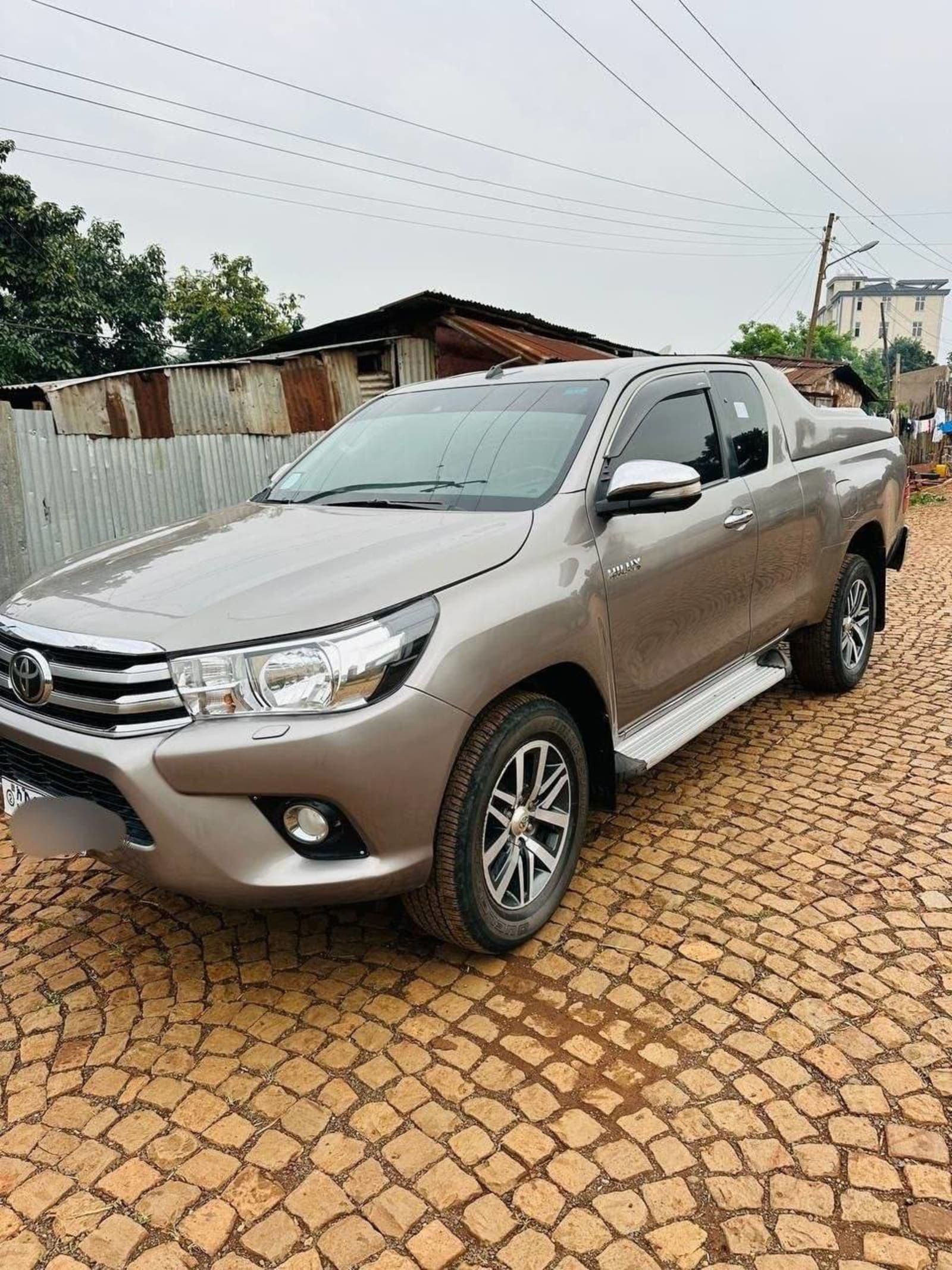 2017 Toyota Hilux Revo — photo 3