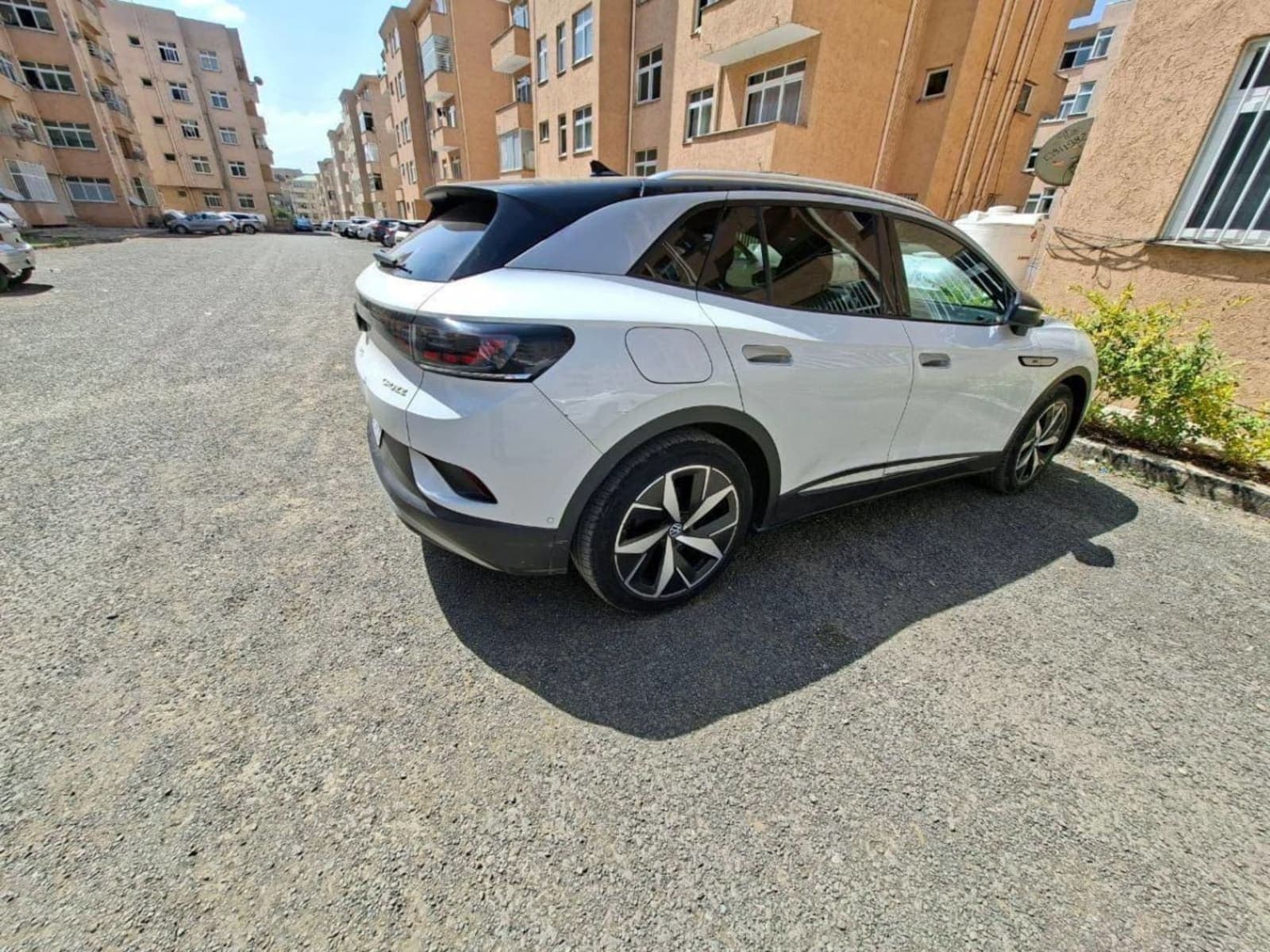 2022 Volkswagen ID.4 Crozz Pro — photo 2
