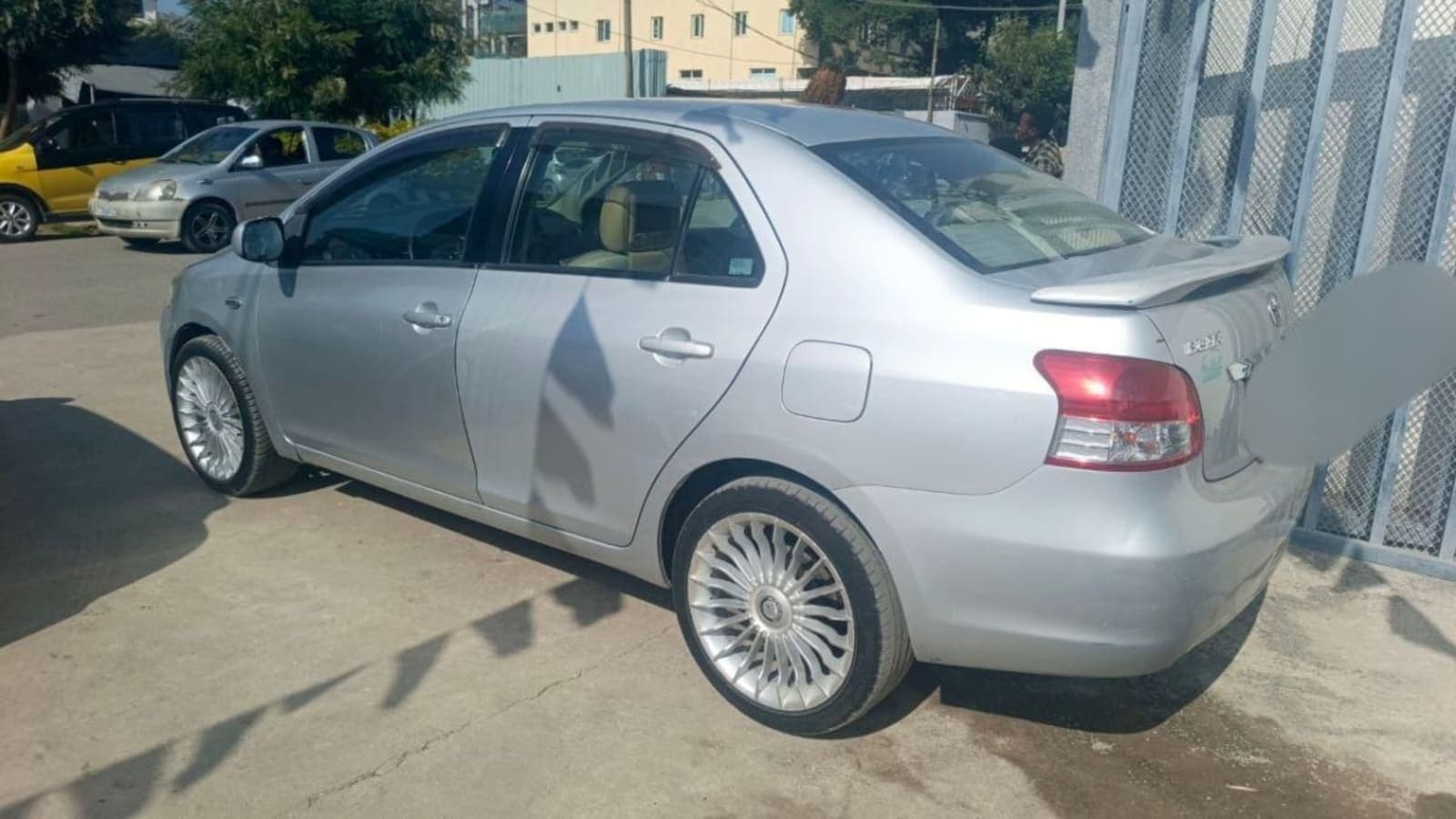2009 Toyota Belta — photo 4