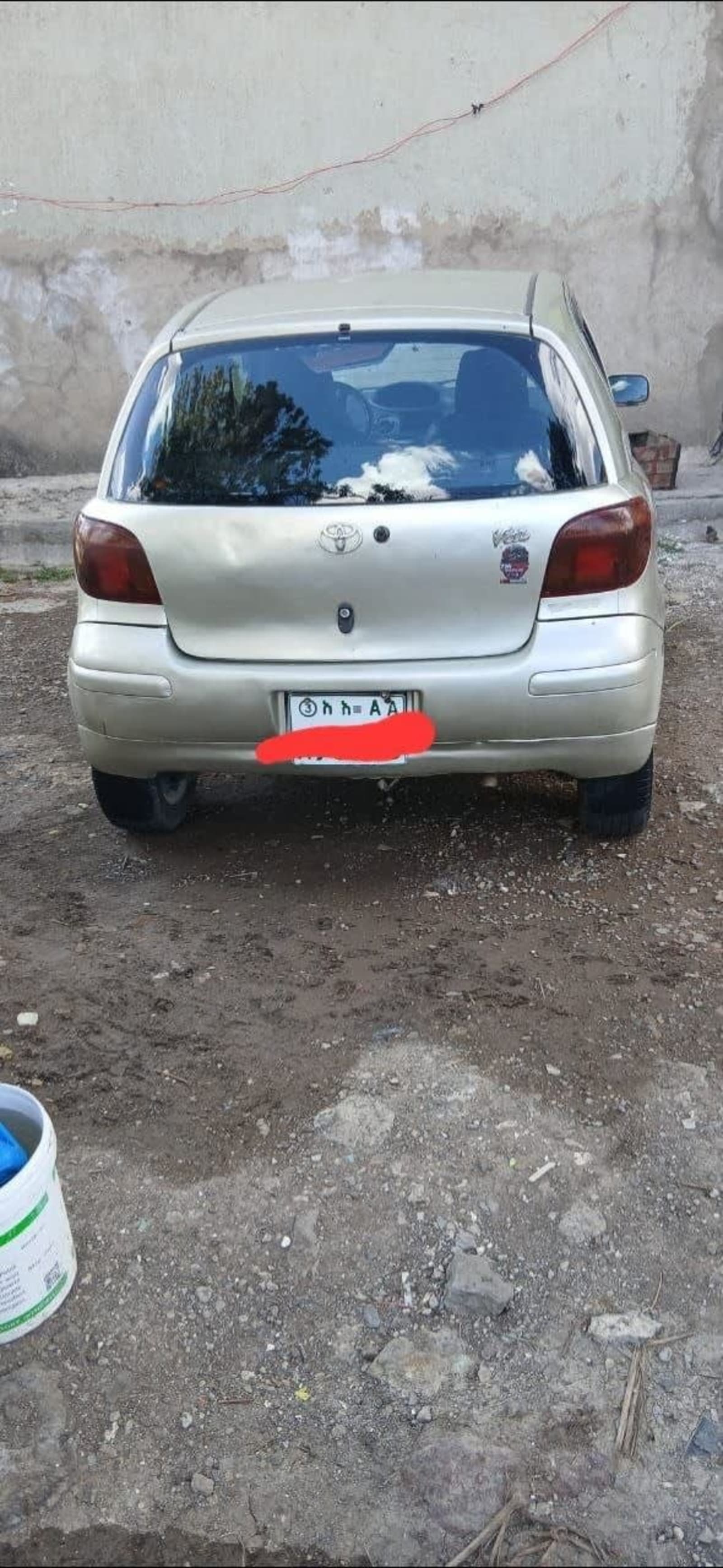 2002 Toyota Vitz — photo 2