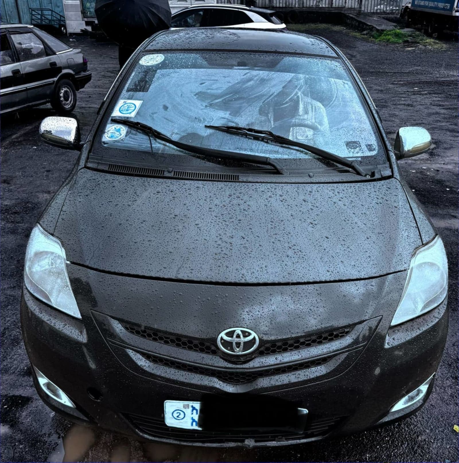 2008 Toyota Yaris sedan — photo 3