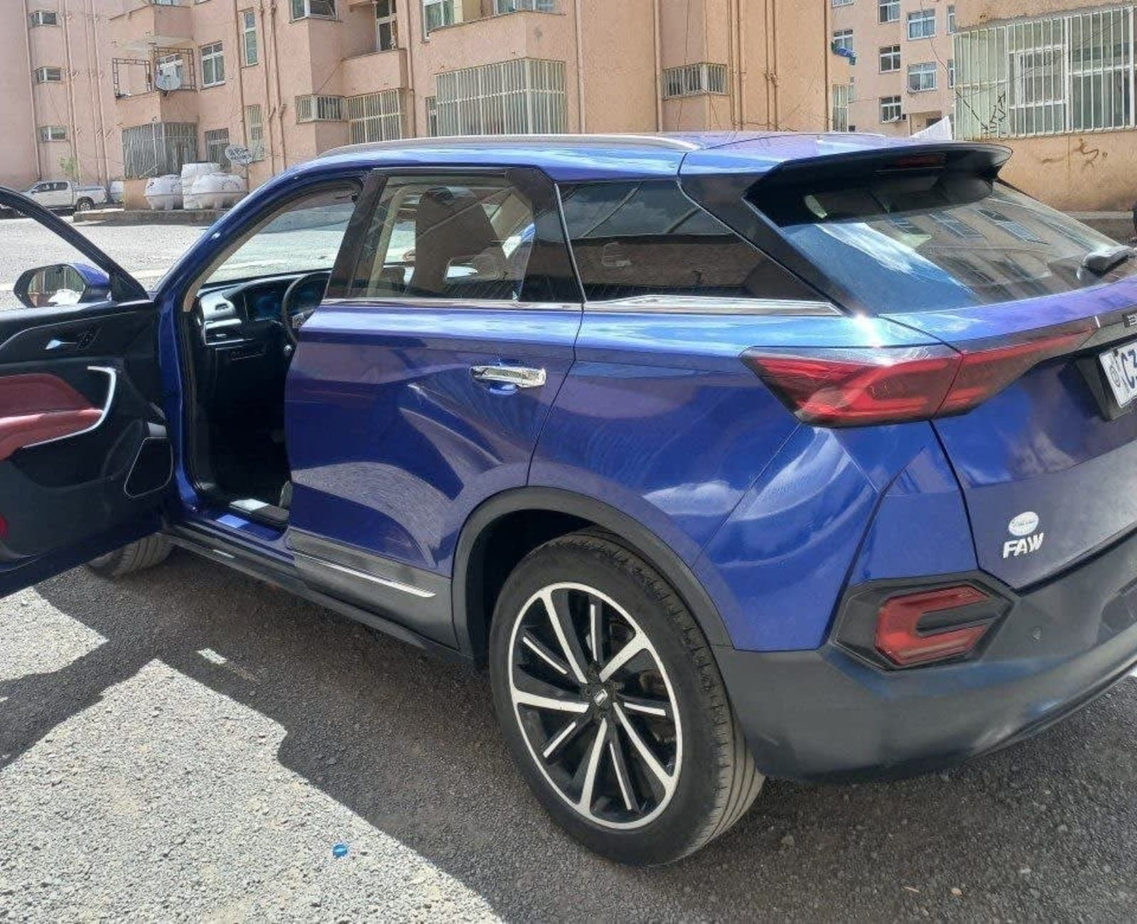 2022 FAW Bestune T77 — photo 3