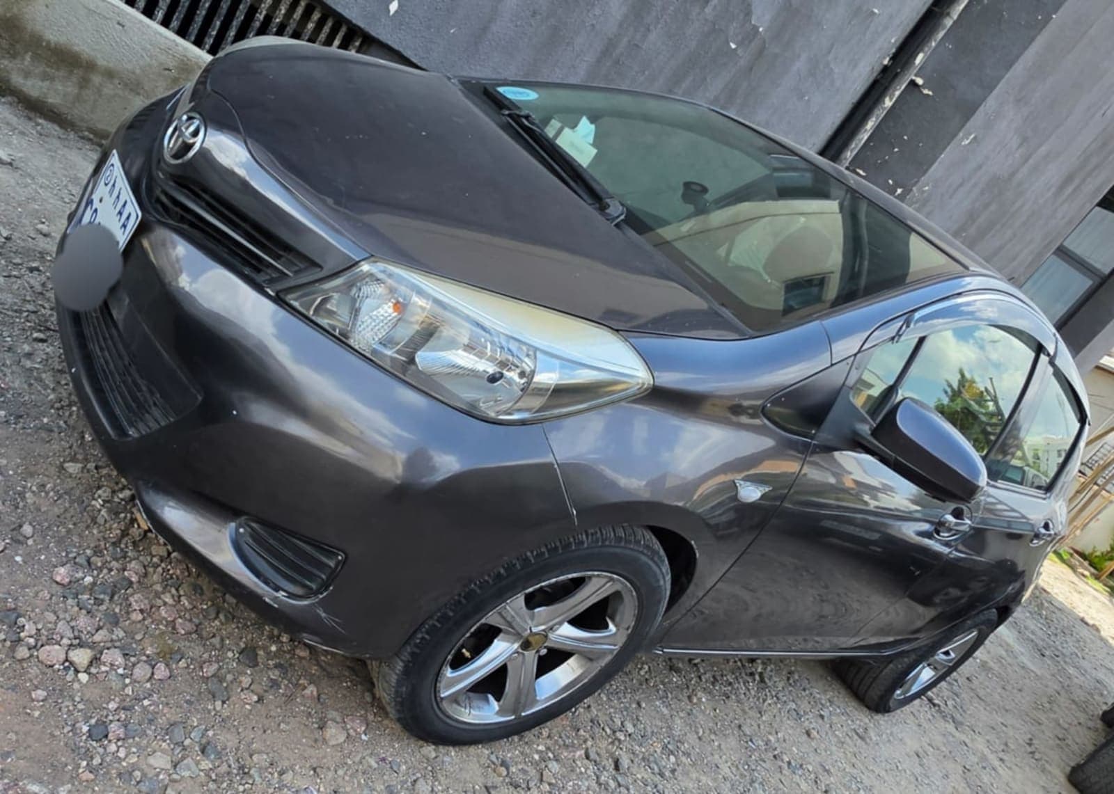 2012 Toyota Yaris Compact — photo 3