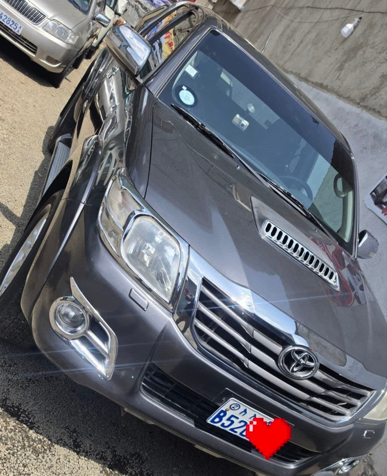2015 TOYOTA HILUX king-cab — photo 8