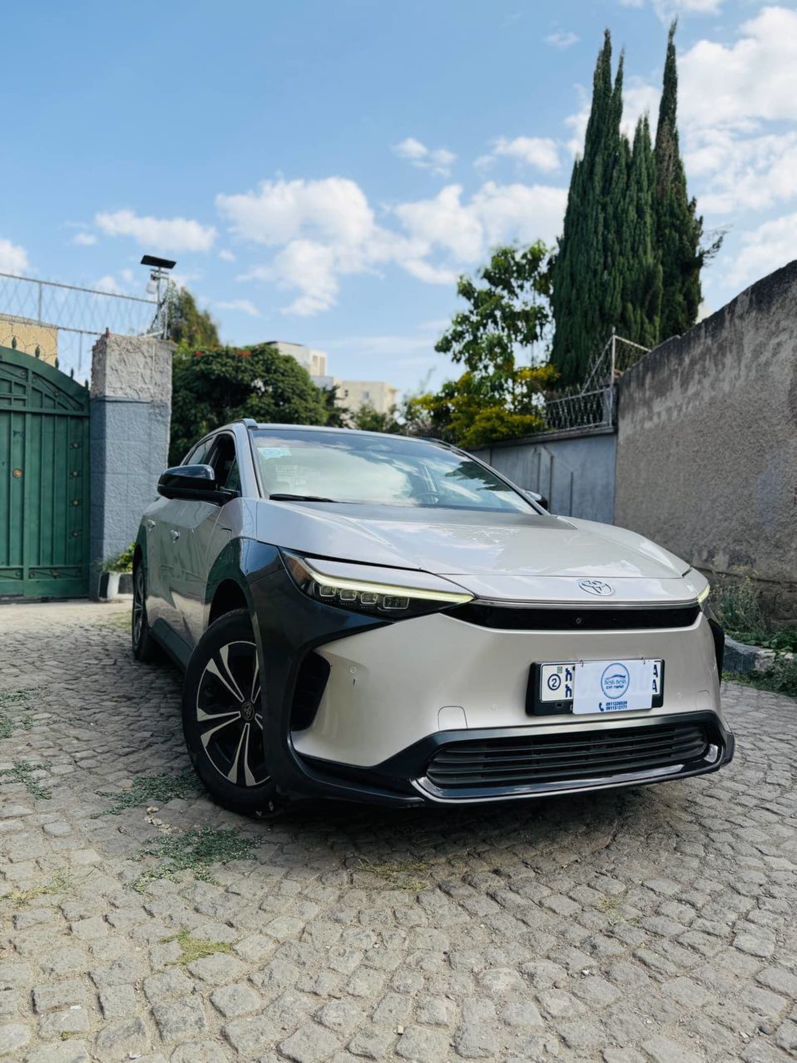 2023 Toyota BZ4X EV — photo 4
