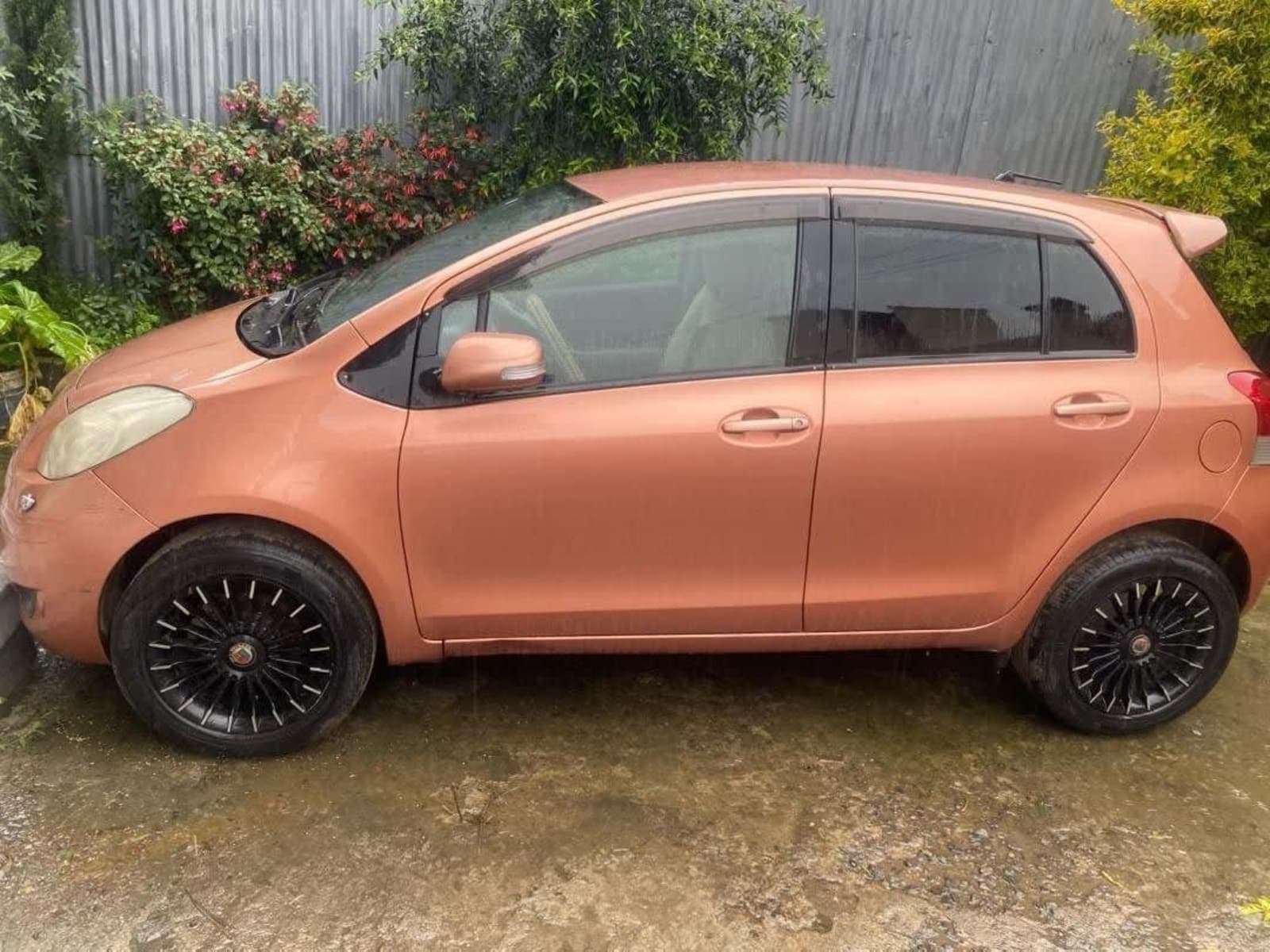 2008 Toyota Yaris Compact — photo 4