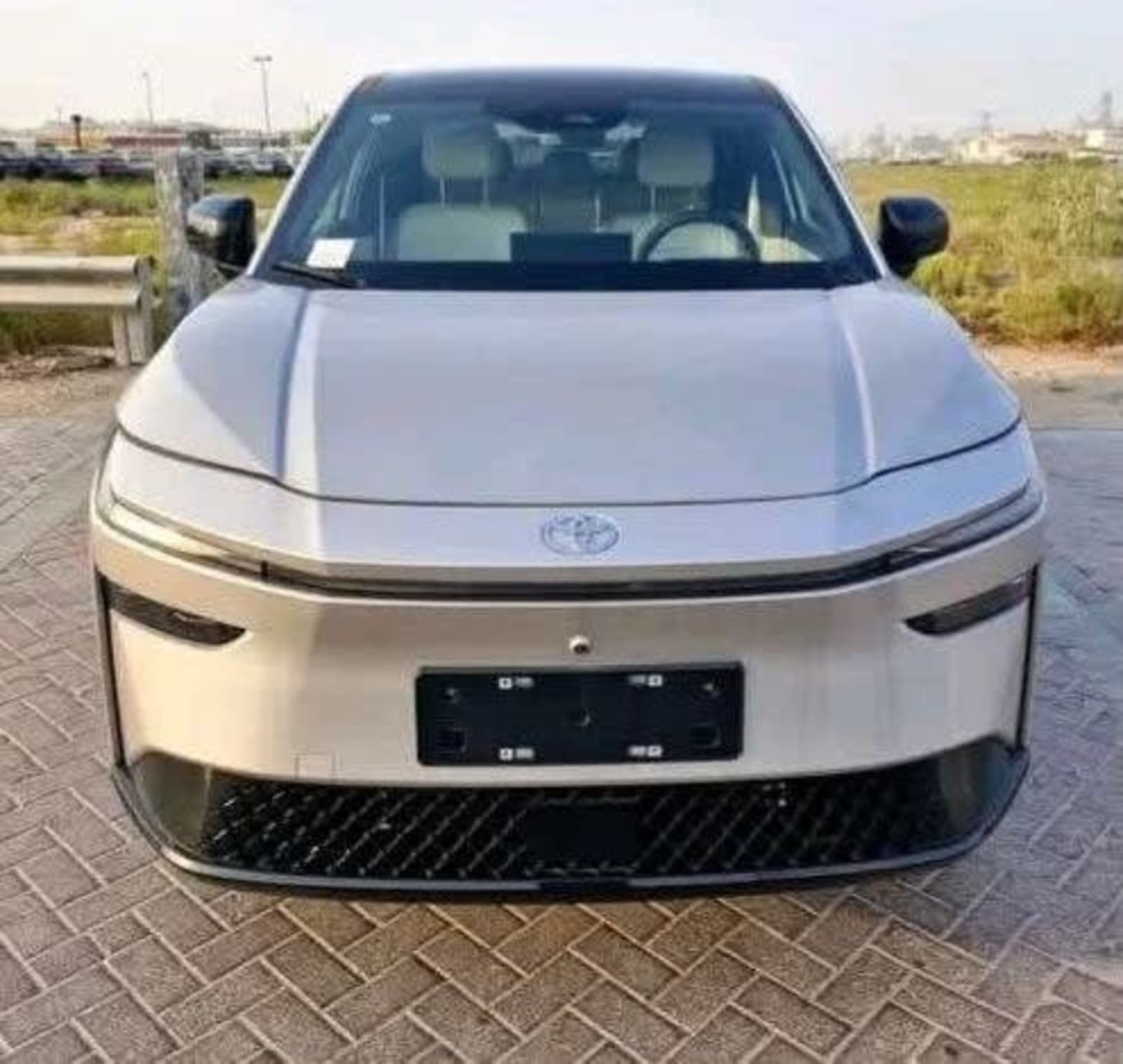 2025 Toyota bz3x.max — photo 7