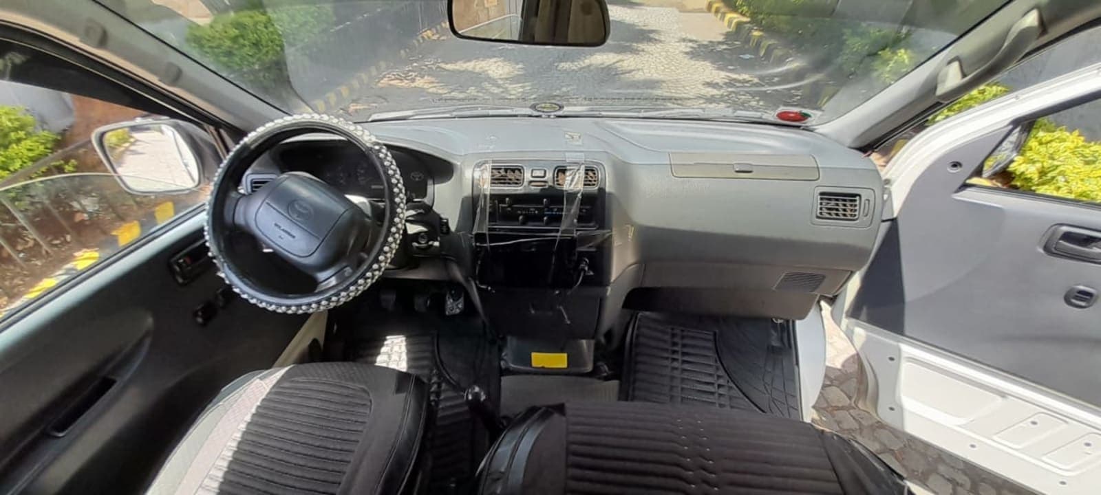 2006 Toyota Hiace (Dolfin) — photo 3