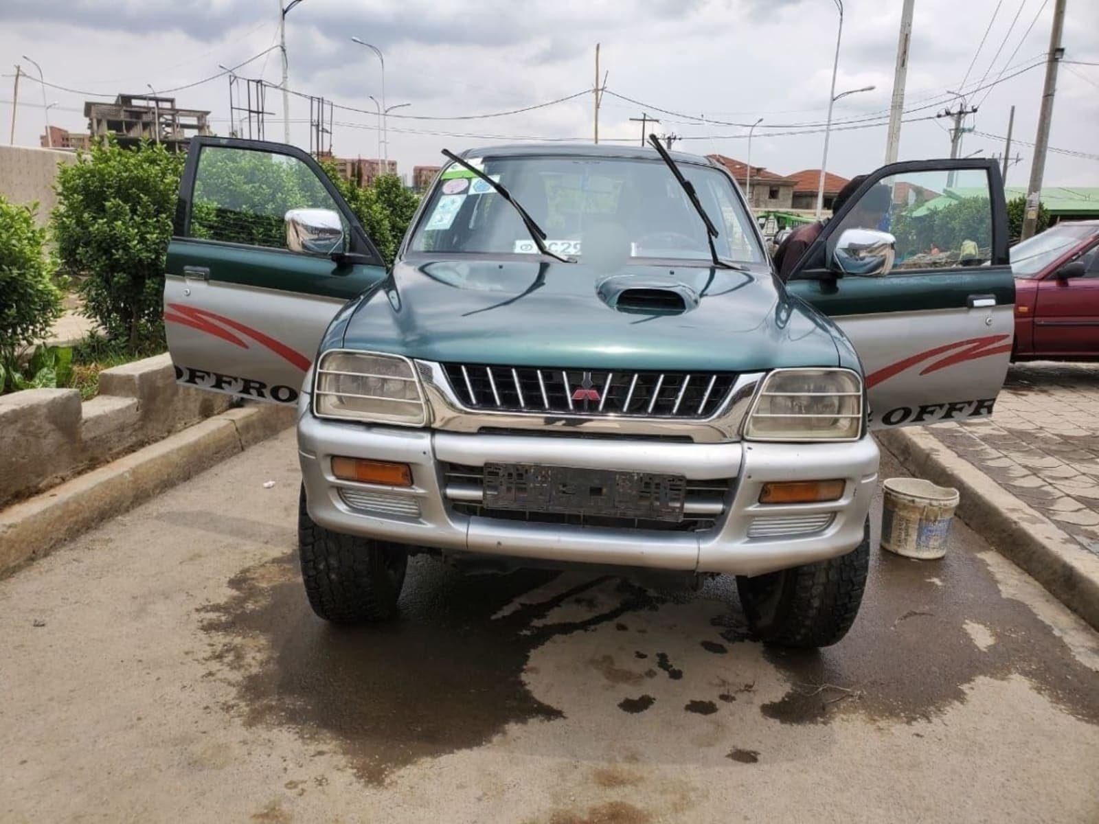 2001 Mitsubishi L200