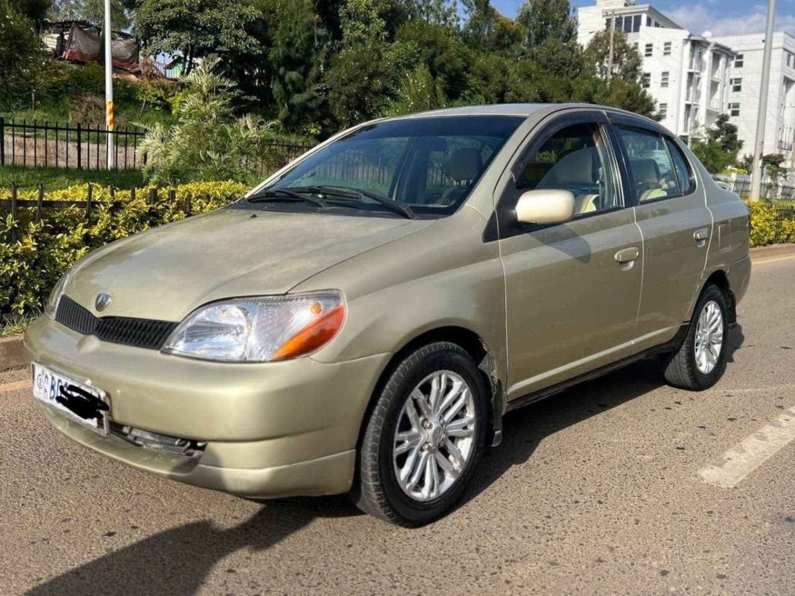 2001 Toyota Platz — photo 4