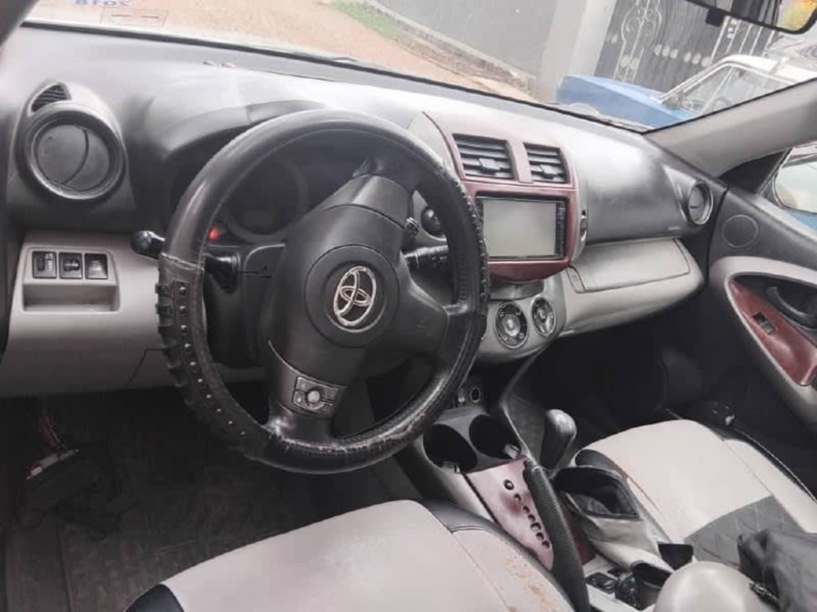 2012 Toyota Rava 4 — photo 4
