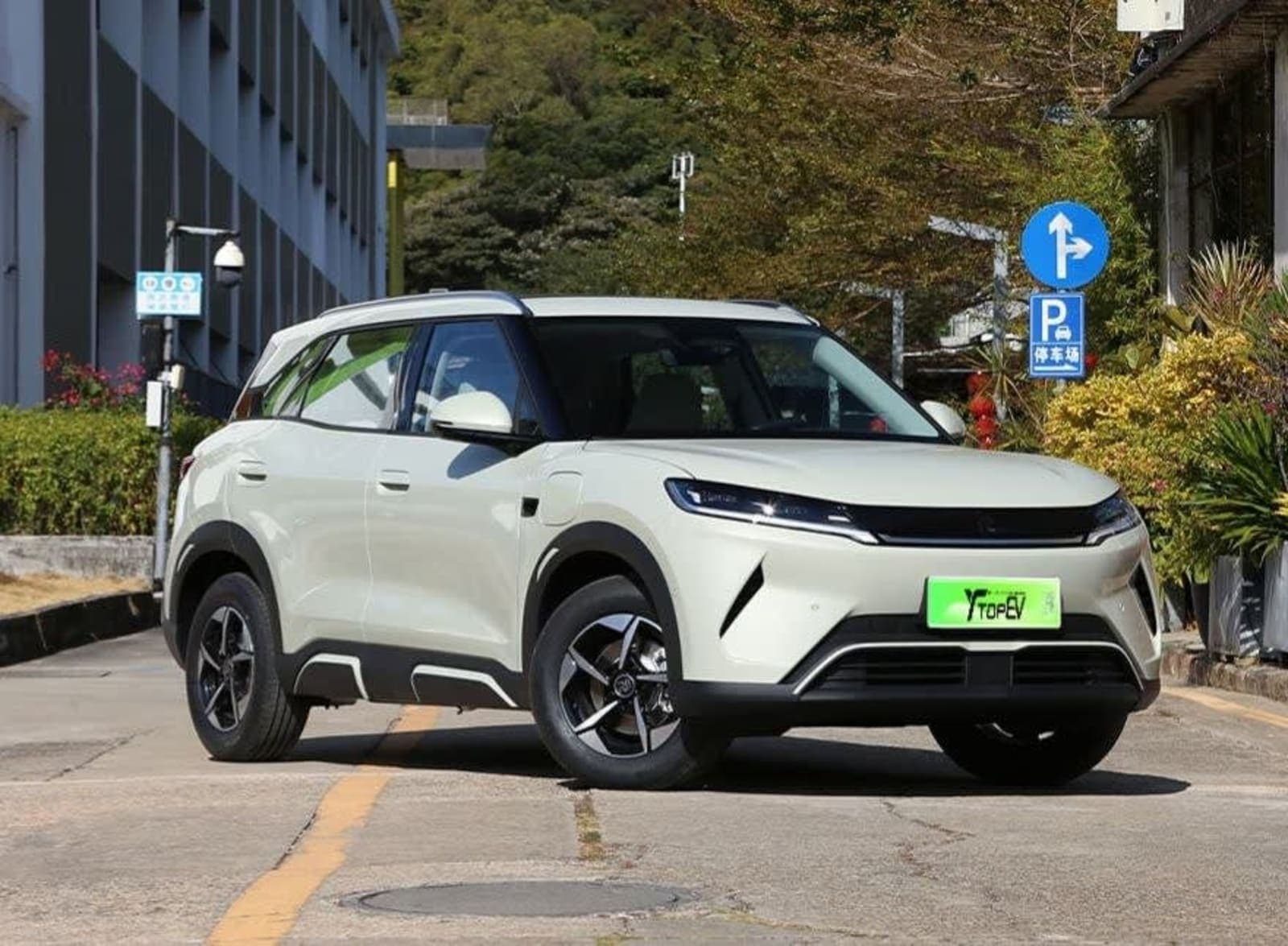 2025 BYD Yuan Up — photo 7