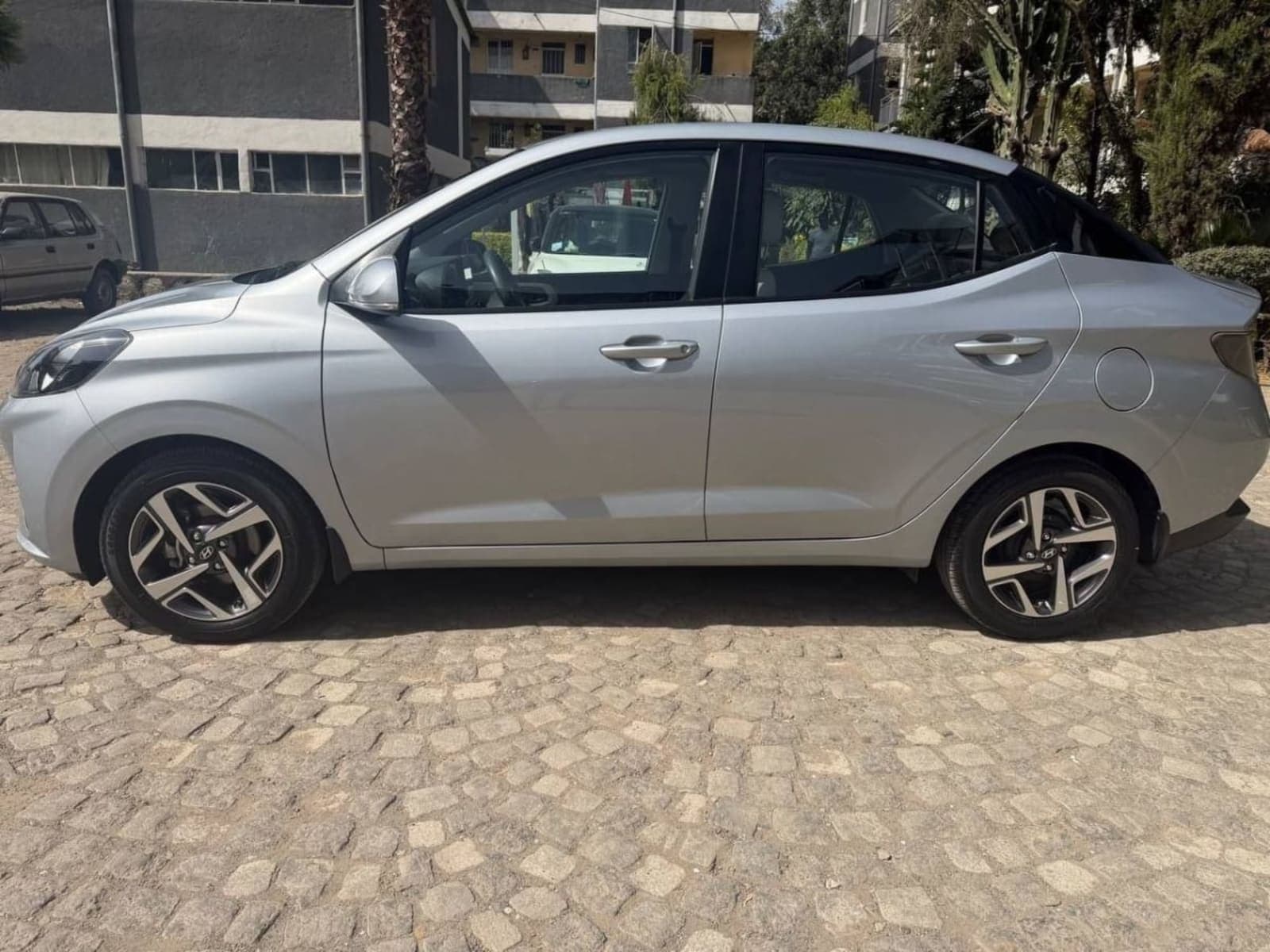 2022 Hyundai Grand I10 — photo 4