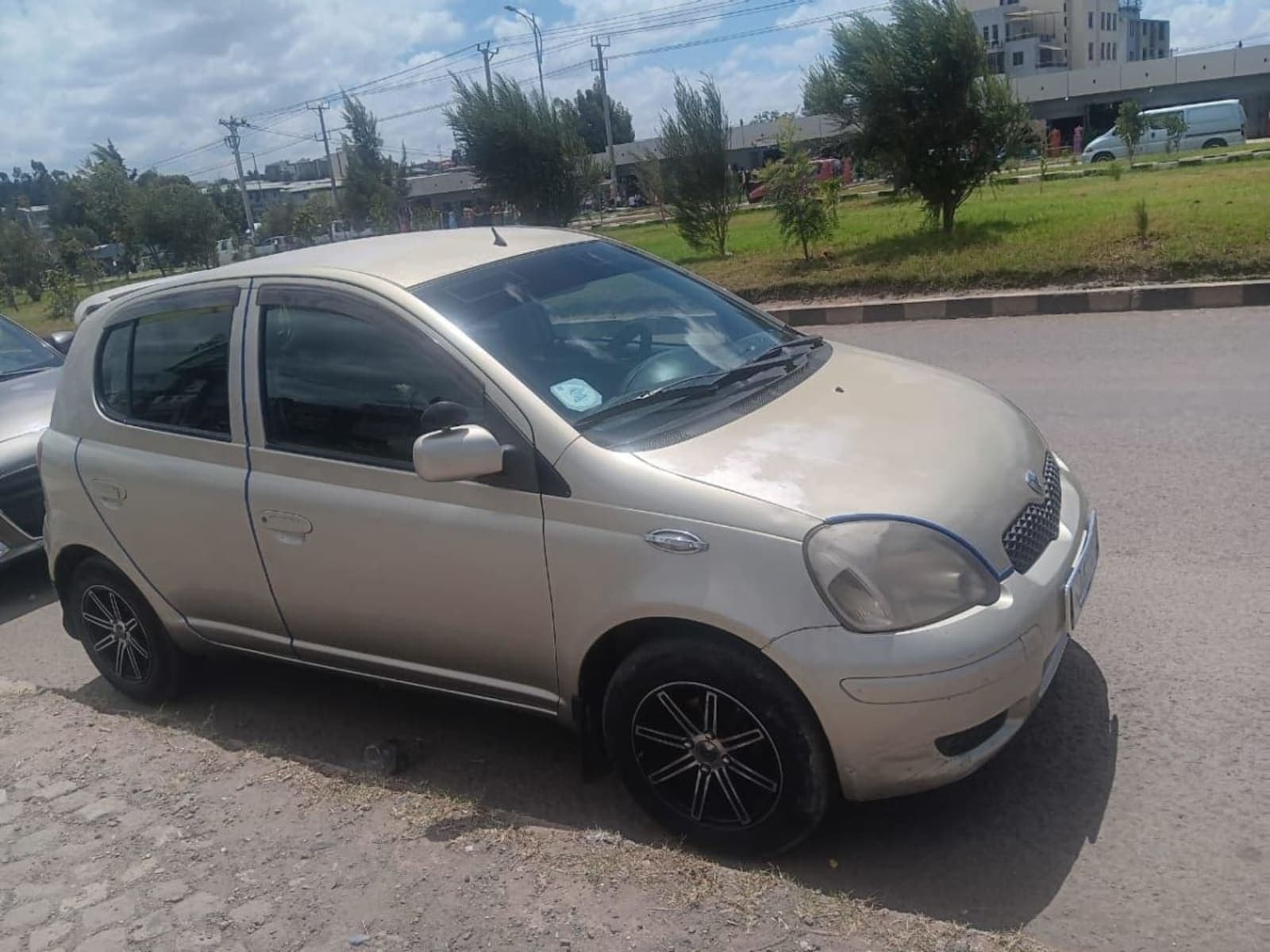 2003 Toyota Vitz — photo 5