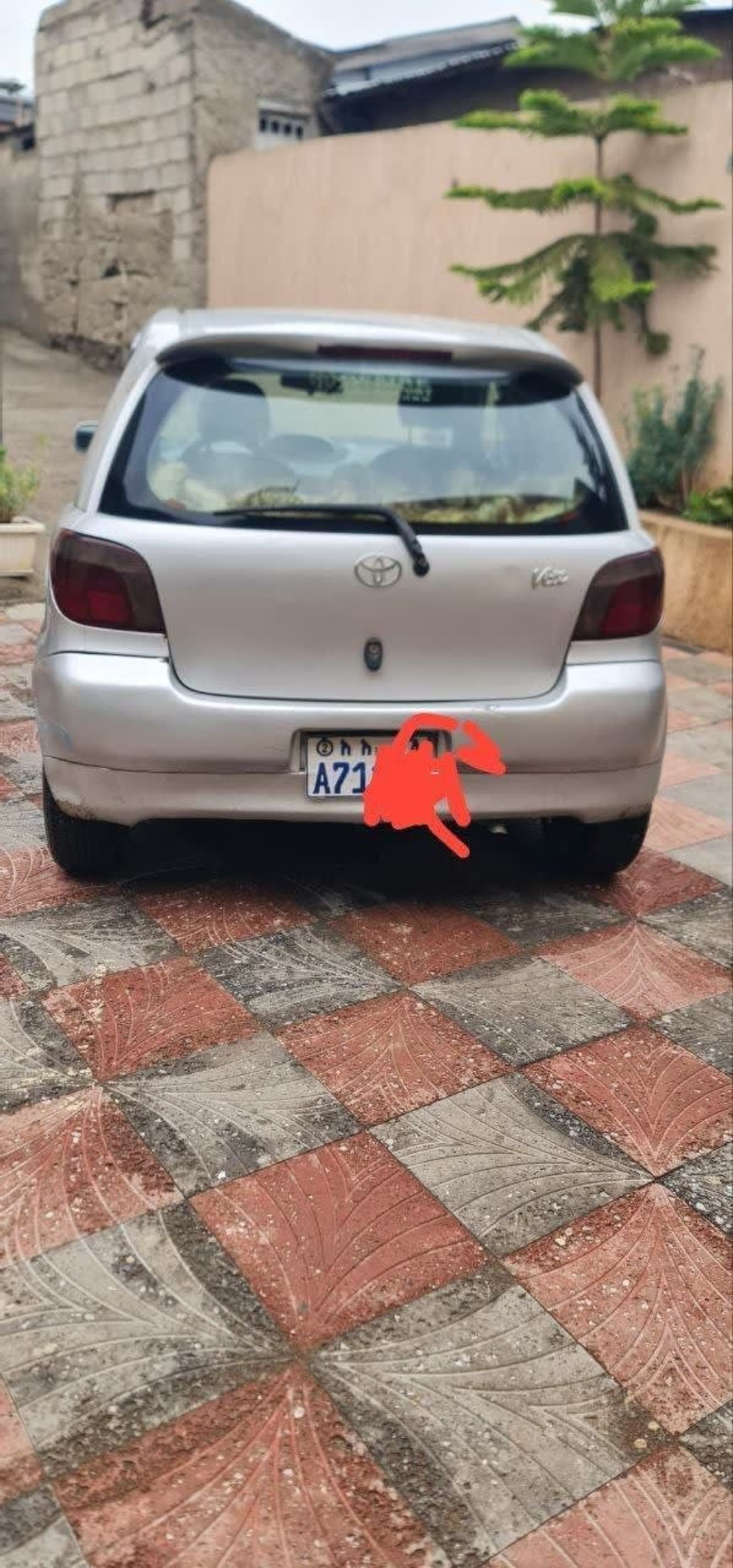 2001 Toyota Vitz — photo 2