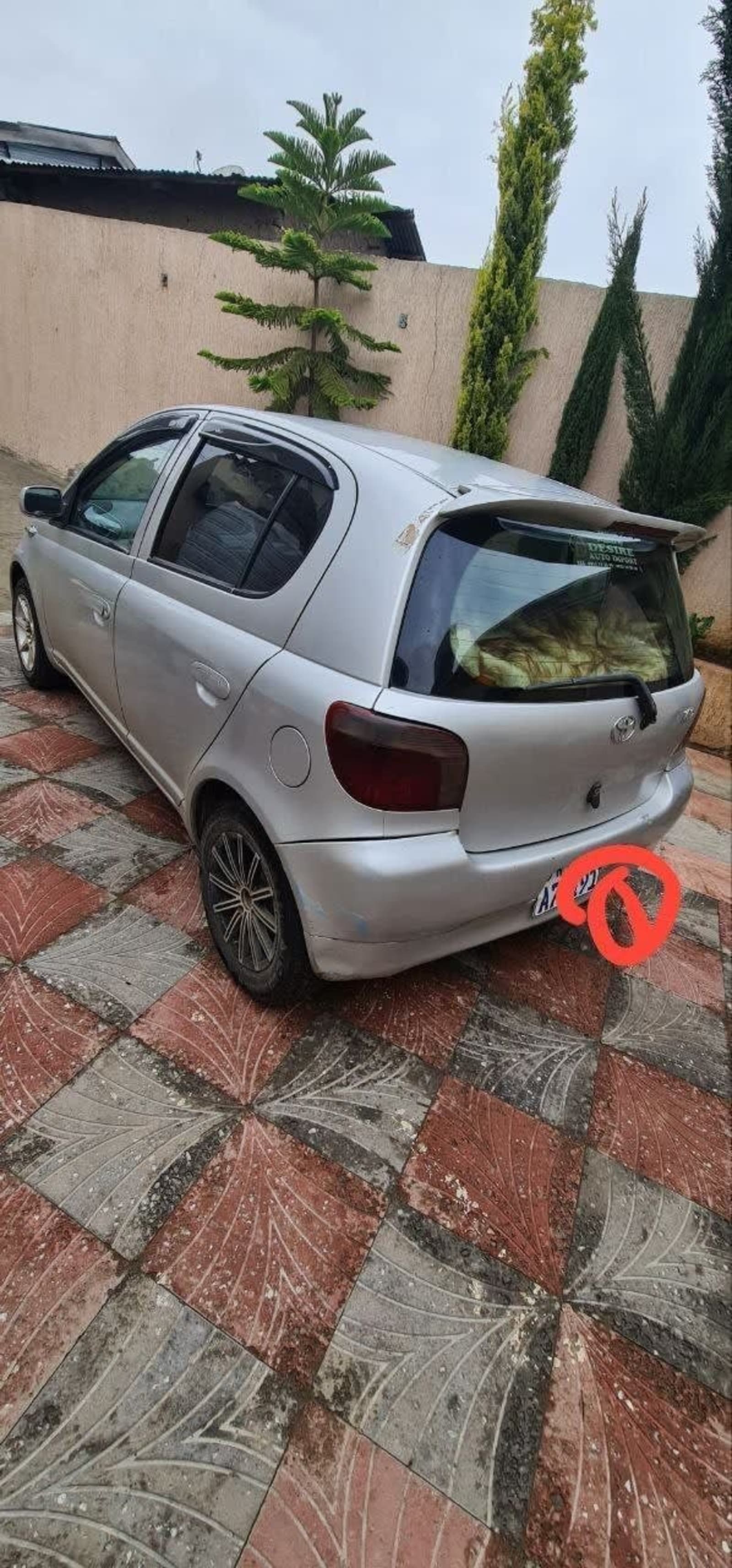2001 Toyota Vitz — photo 5