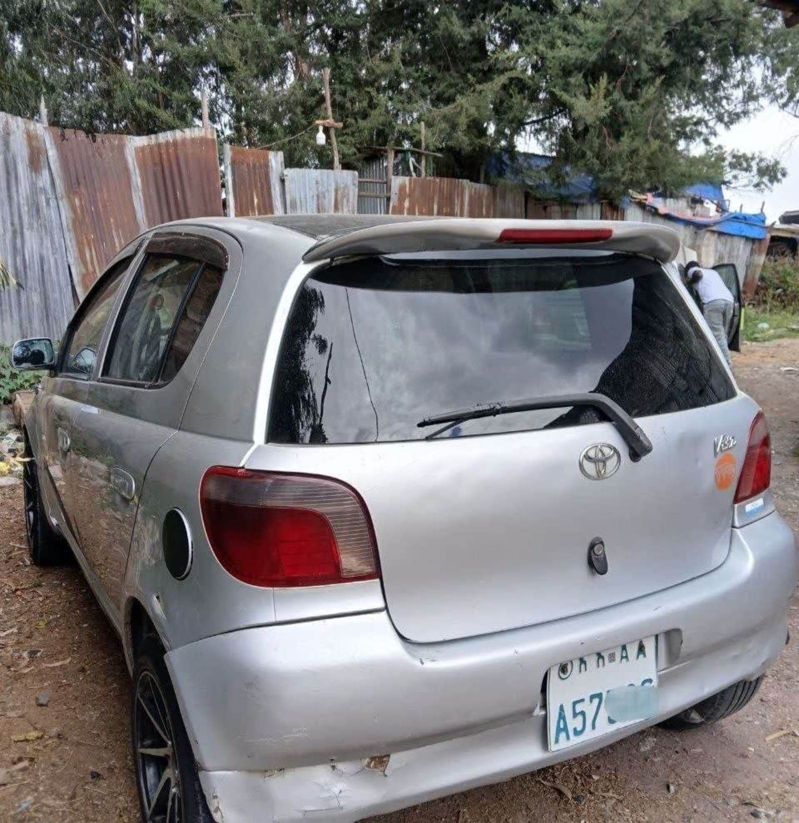 2001 Toyota Vitz — photo 6