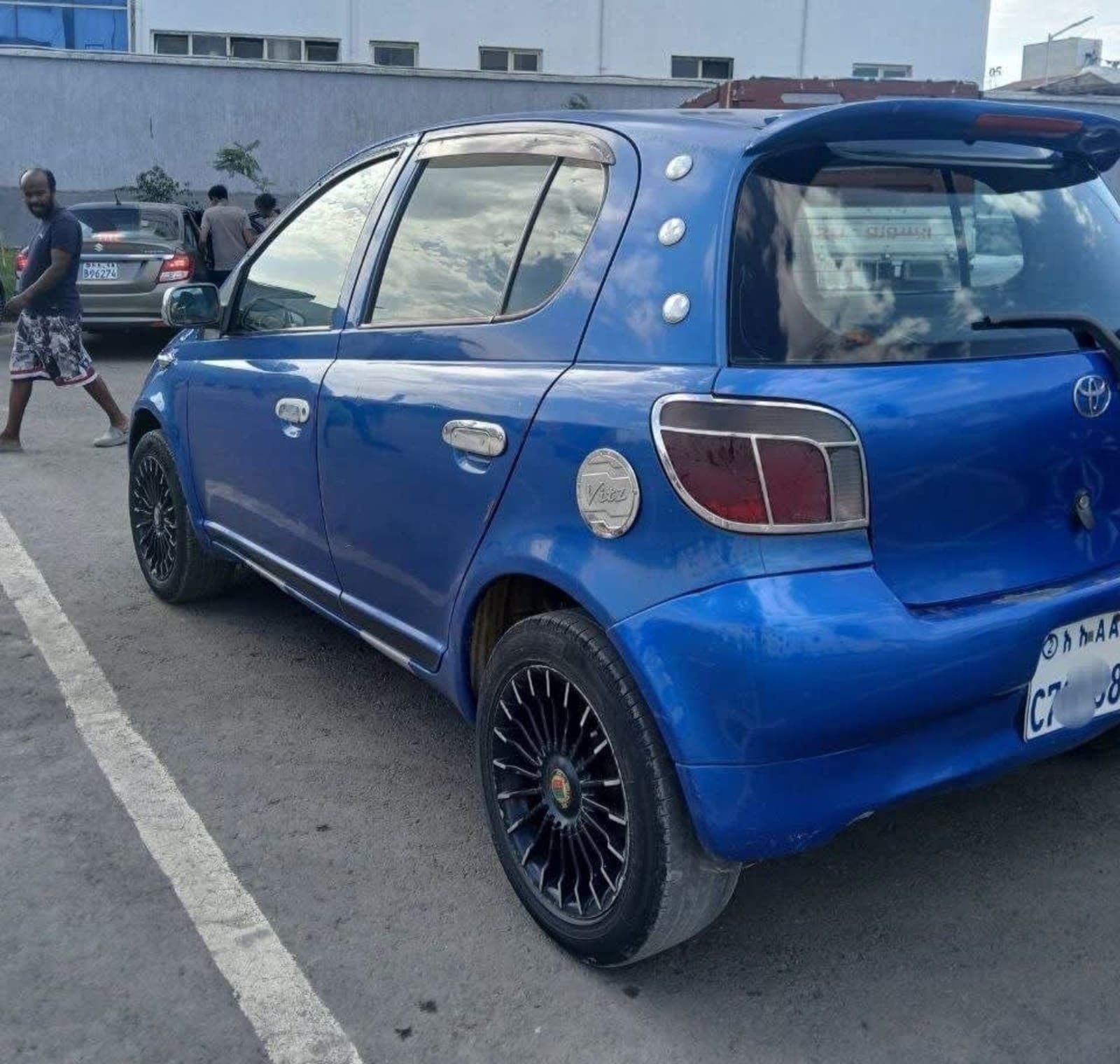 2001 Toyota Vitz — photo 5