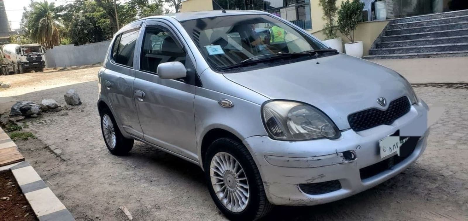 2002 Toyota Vitz — photo 3