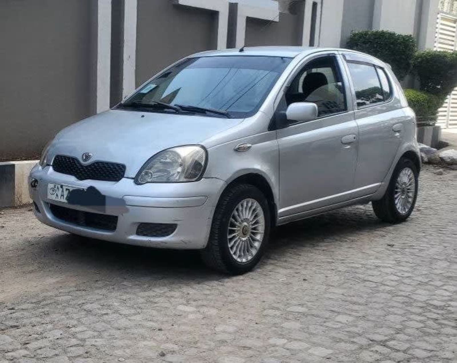 2002 Toyota Vitz — photo 6
