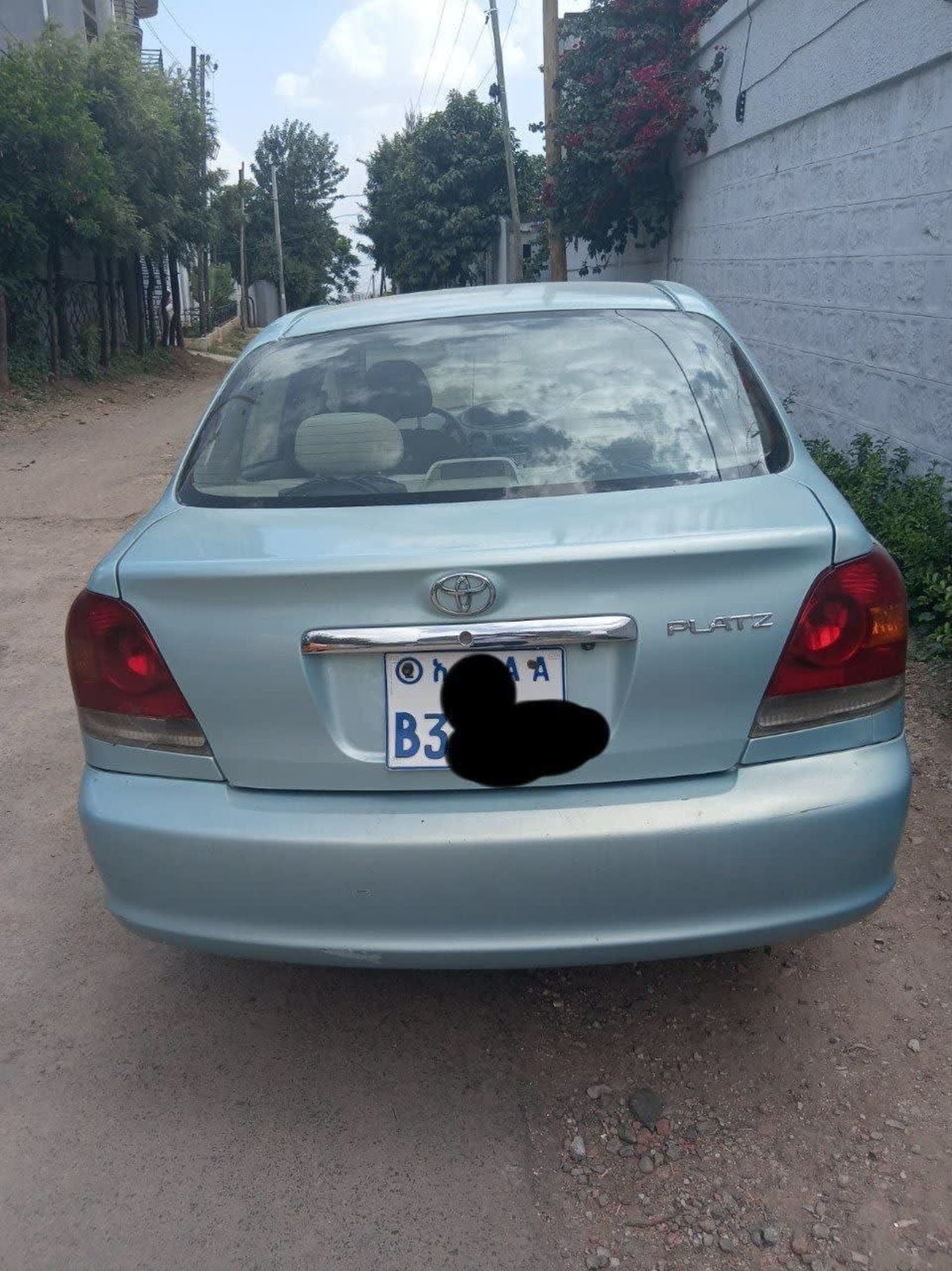 2005 Toyota Platz — photo 2