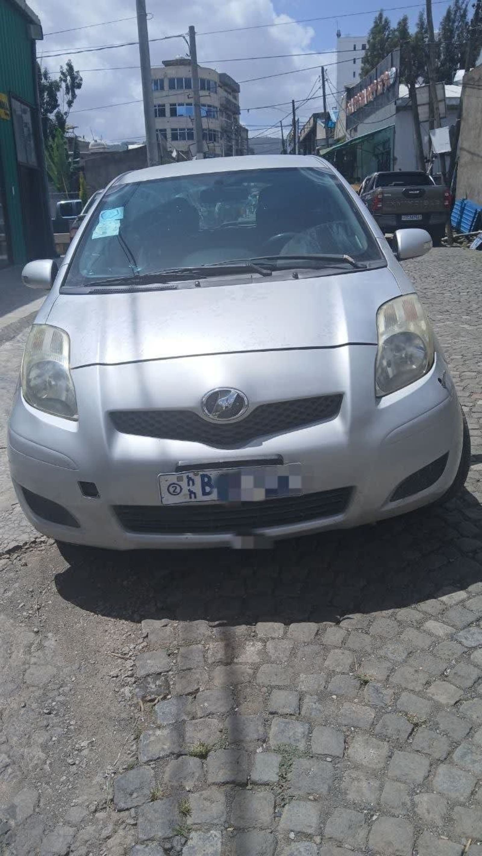 2010 Toyota Compact Yaris — photo 3