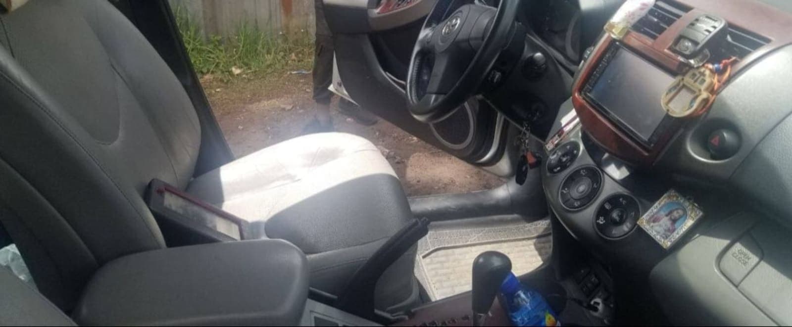2012 Toyota Rav4 — photo 2