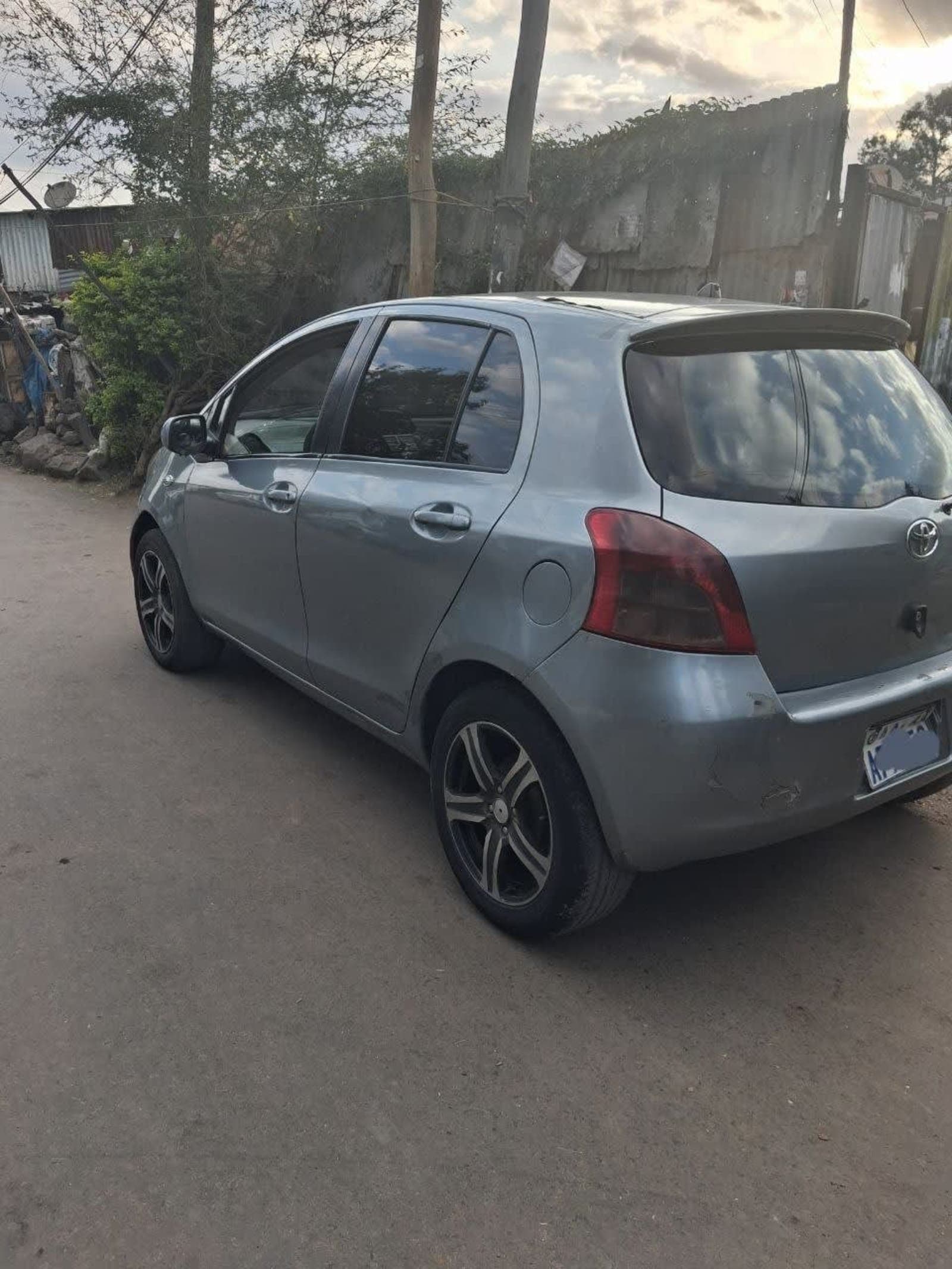 2007 Toyota compact — photo 2
