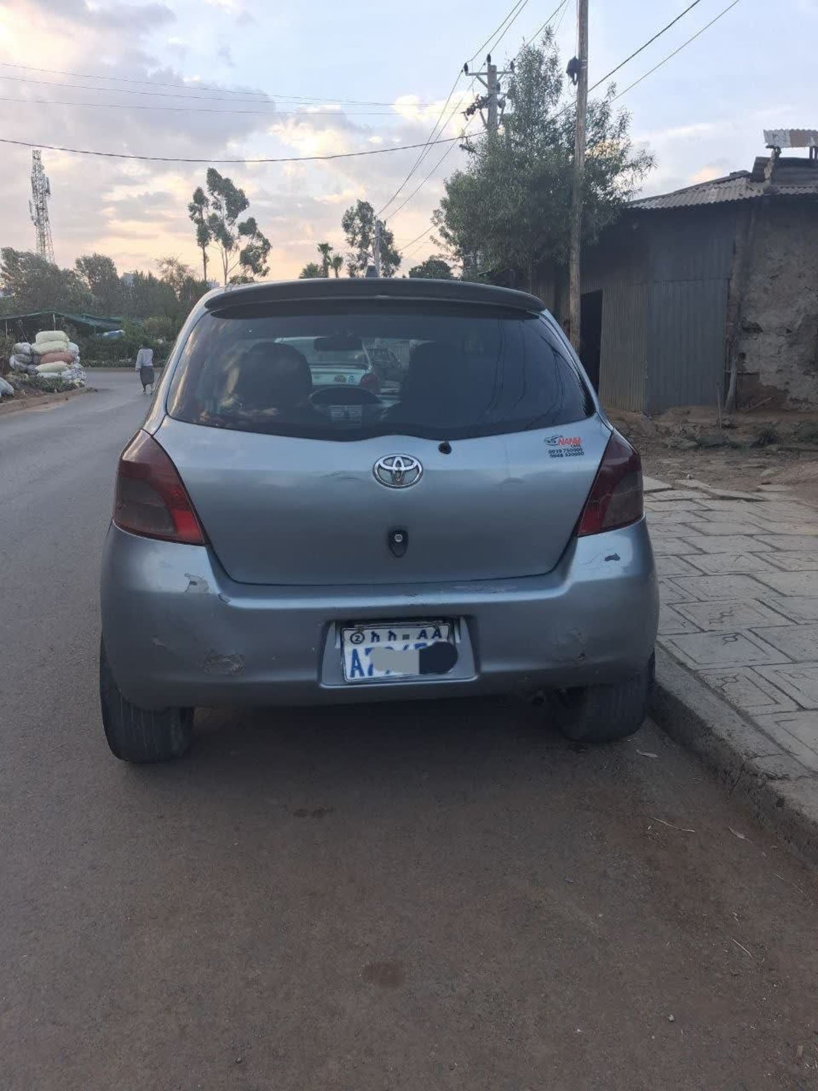 2007 Toyota compact — photo 6