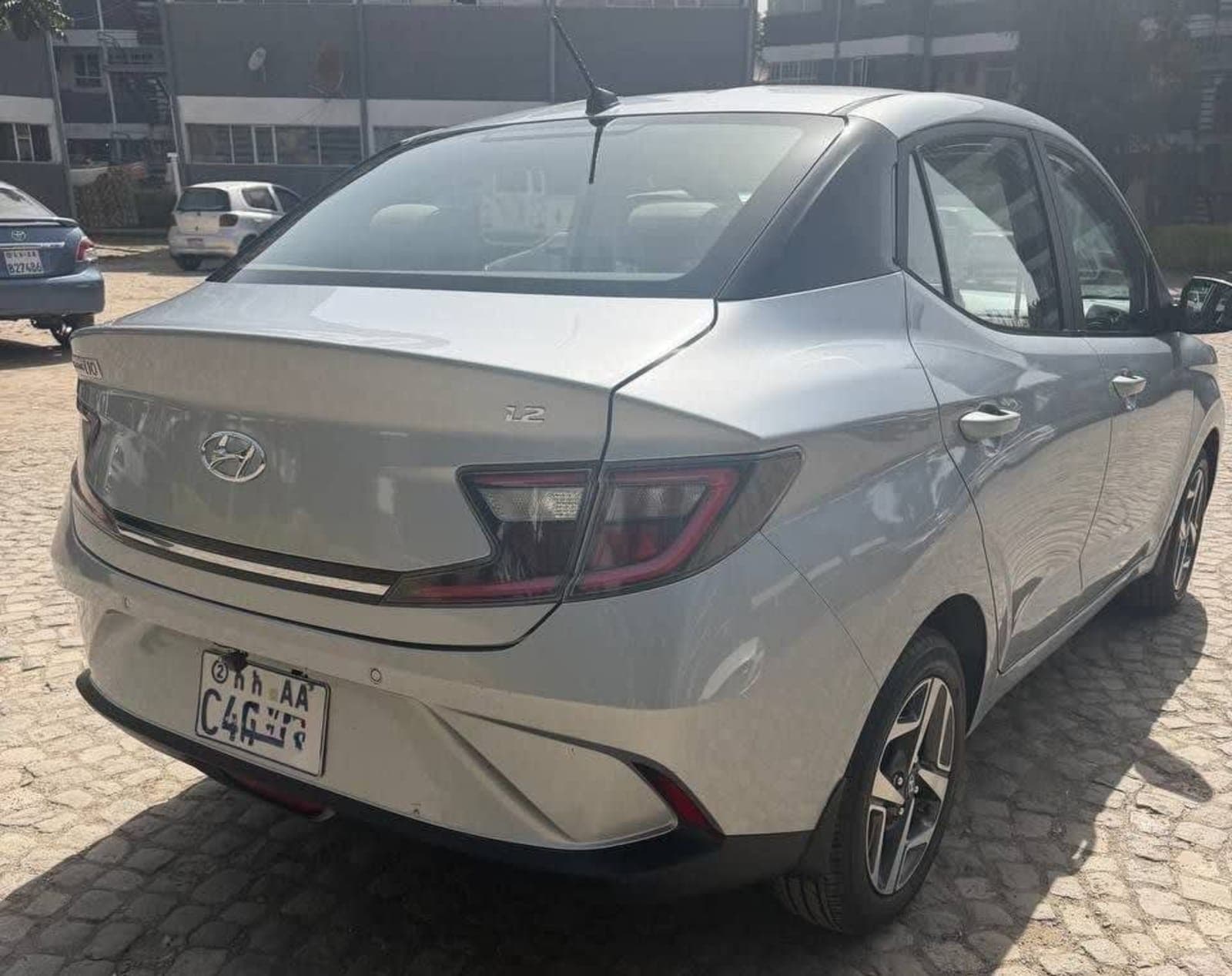 2022 Hyundai Grand i10 — photo 1