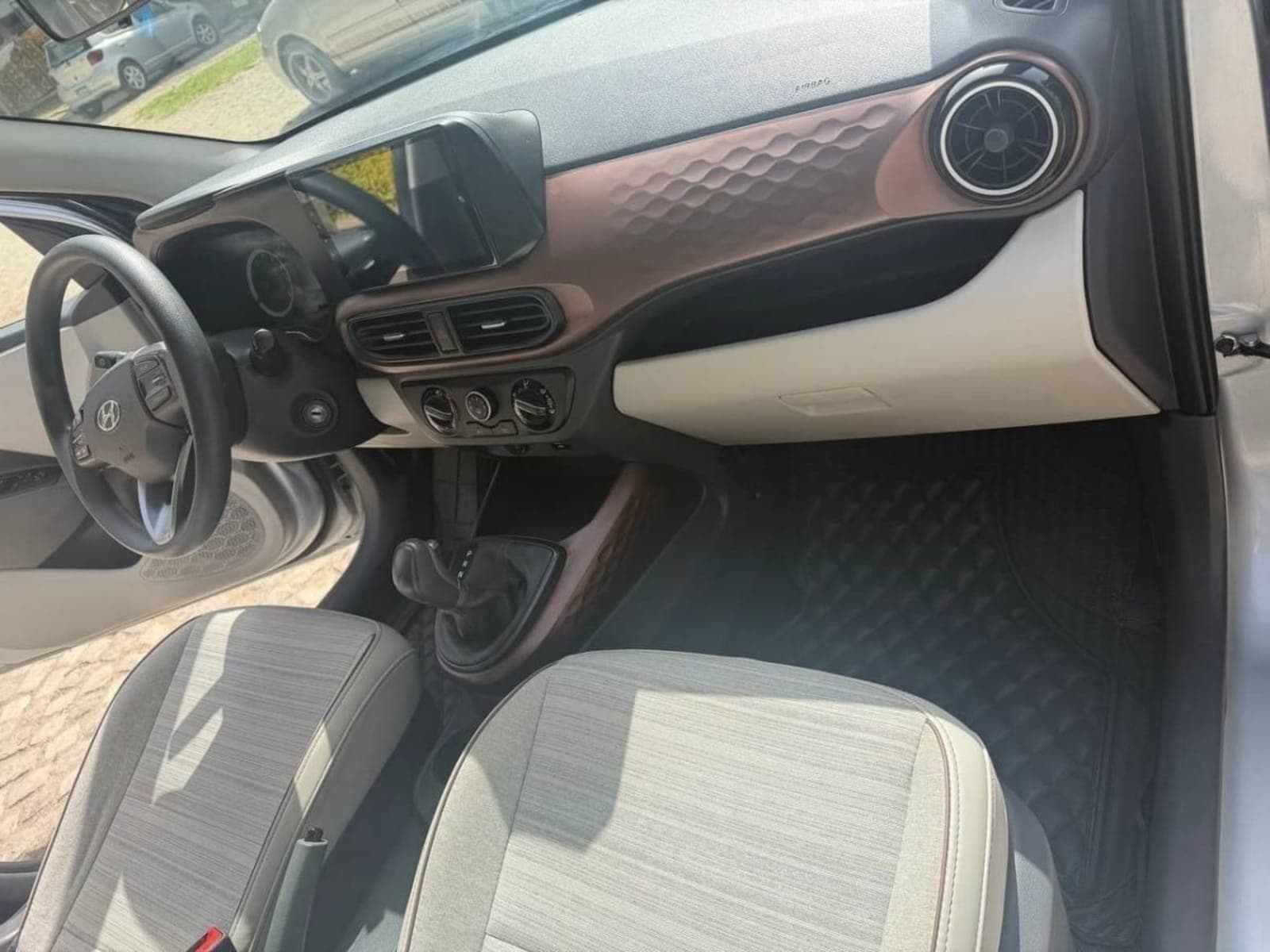 2022 Hyundai Grand i10 — photo 6