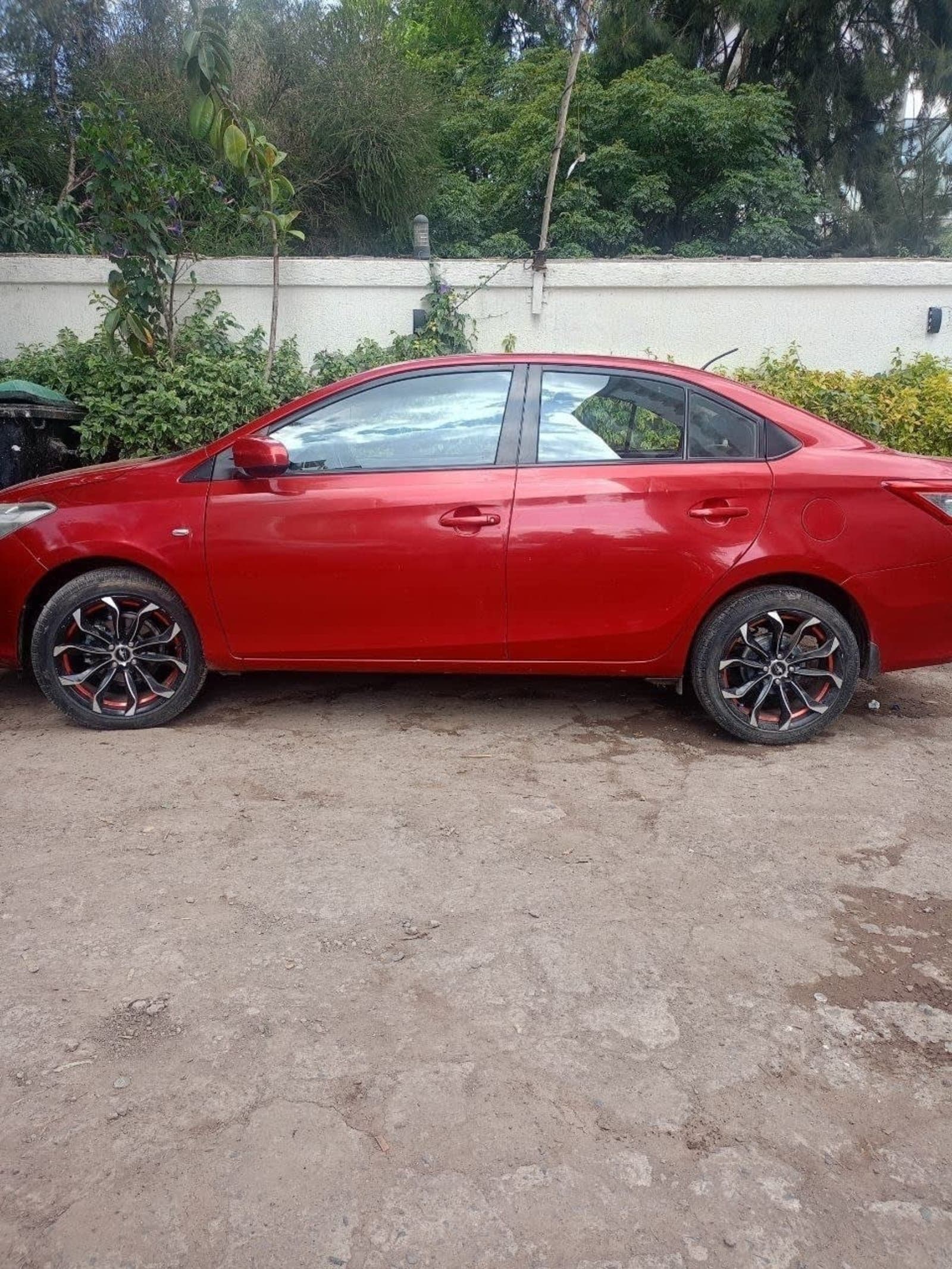 2014 Toyota Yaris Sedan — photo 6