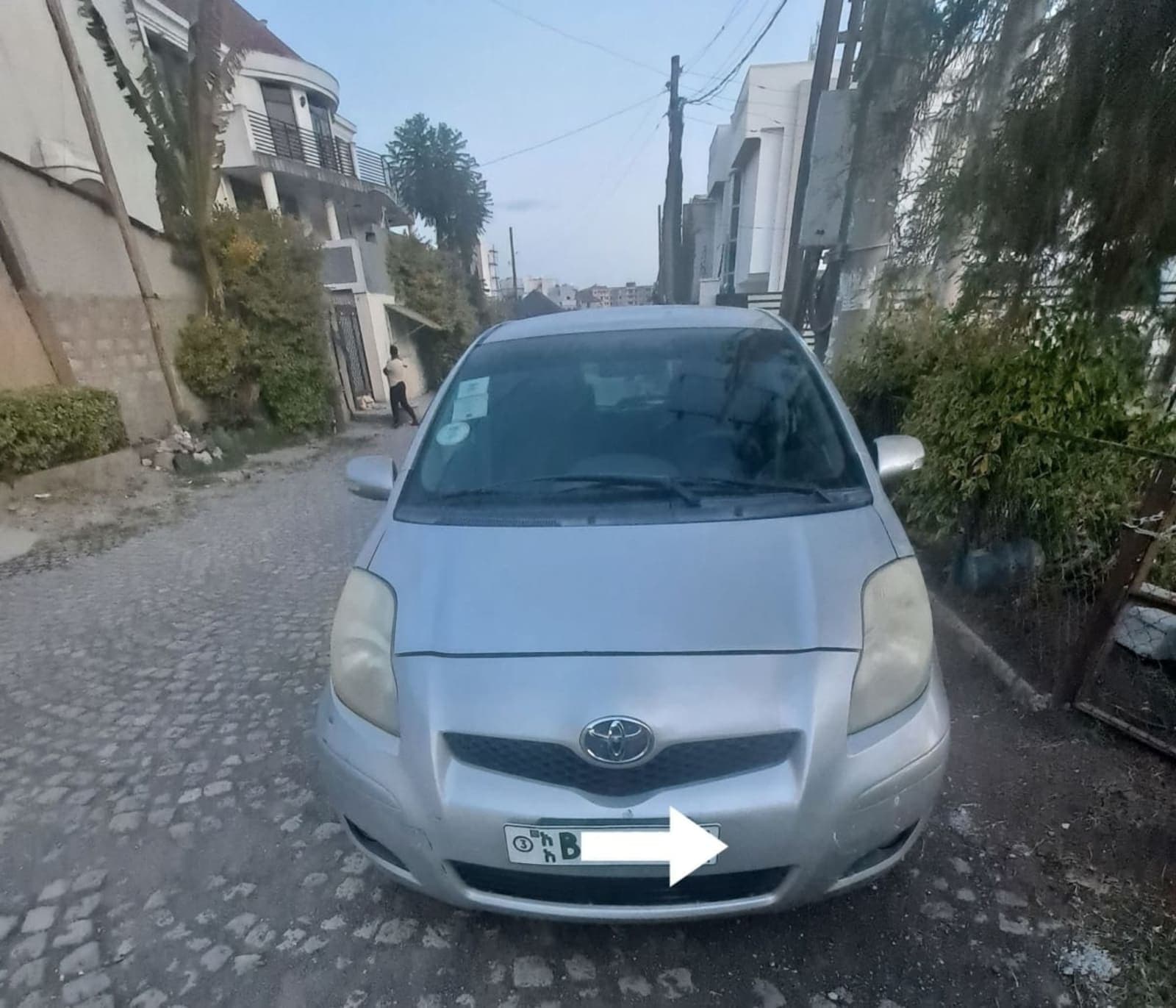 2010 Toyota Yaris Compact — photo 1