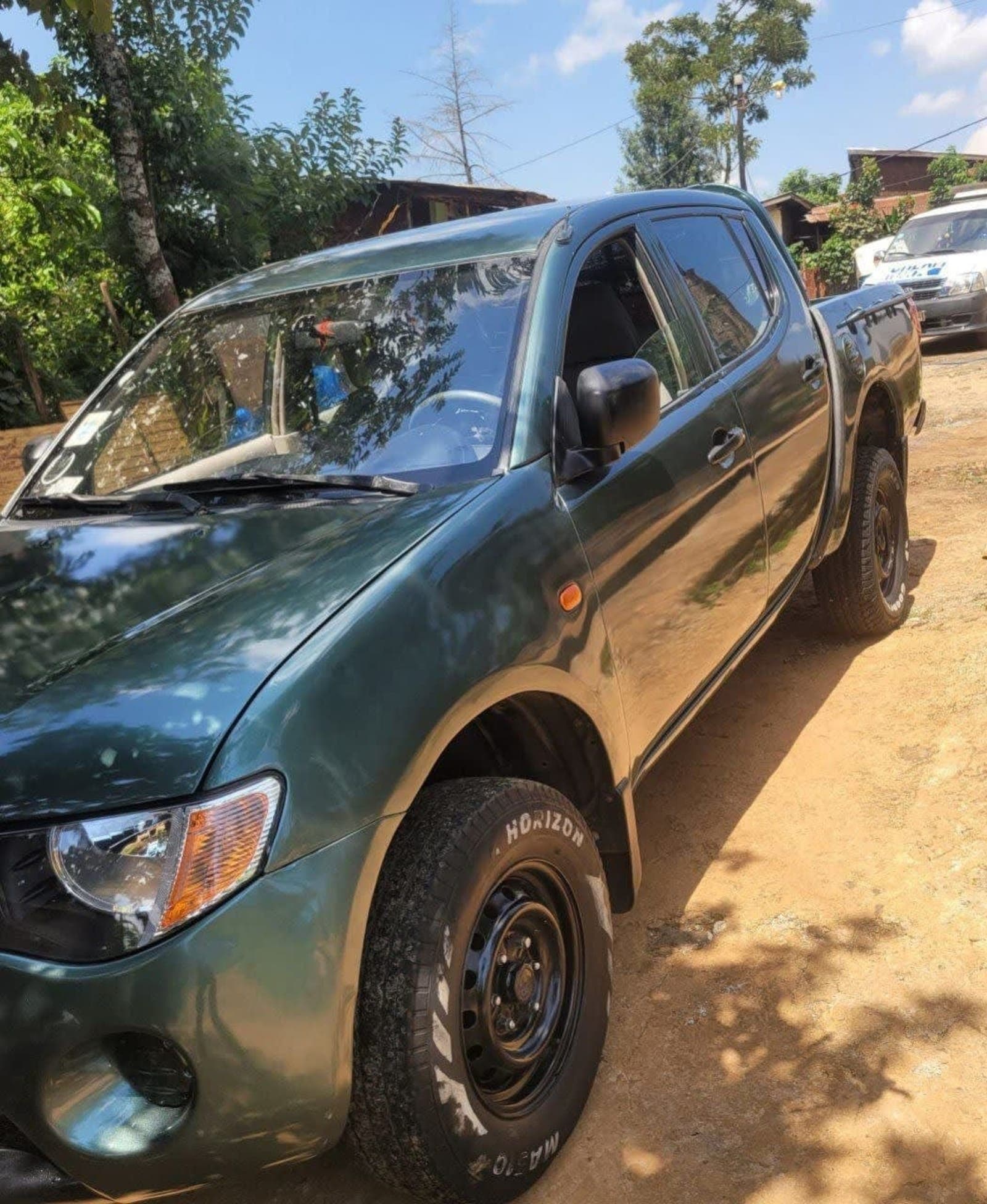 2007 Mitsubishi double cab — photo 4