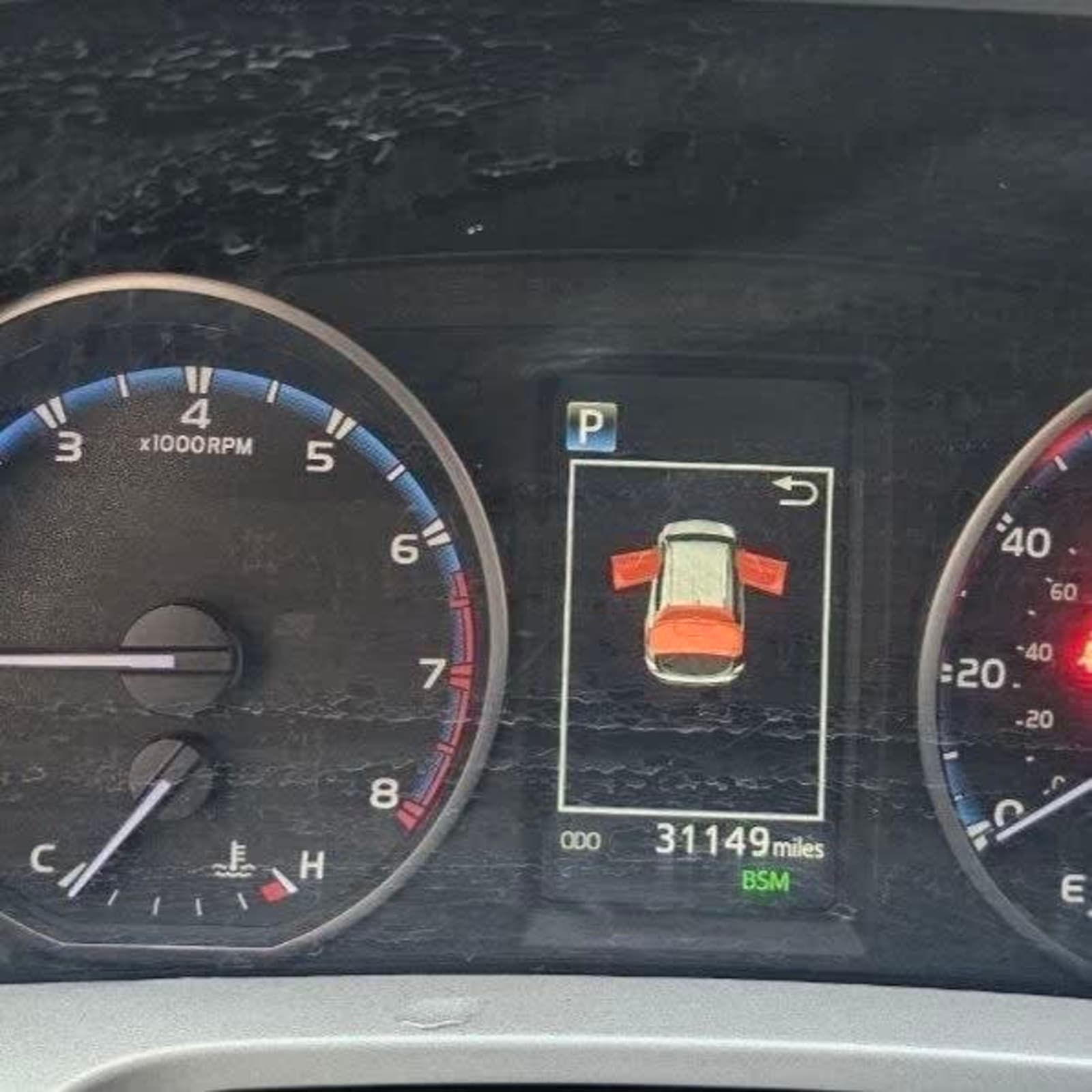 2018 TOYOTA RAV4 — photo 6