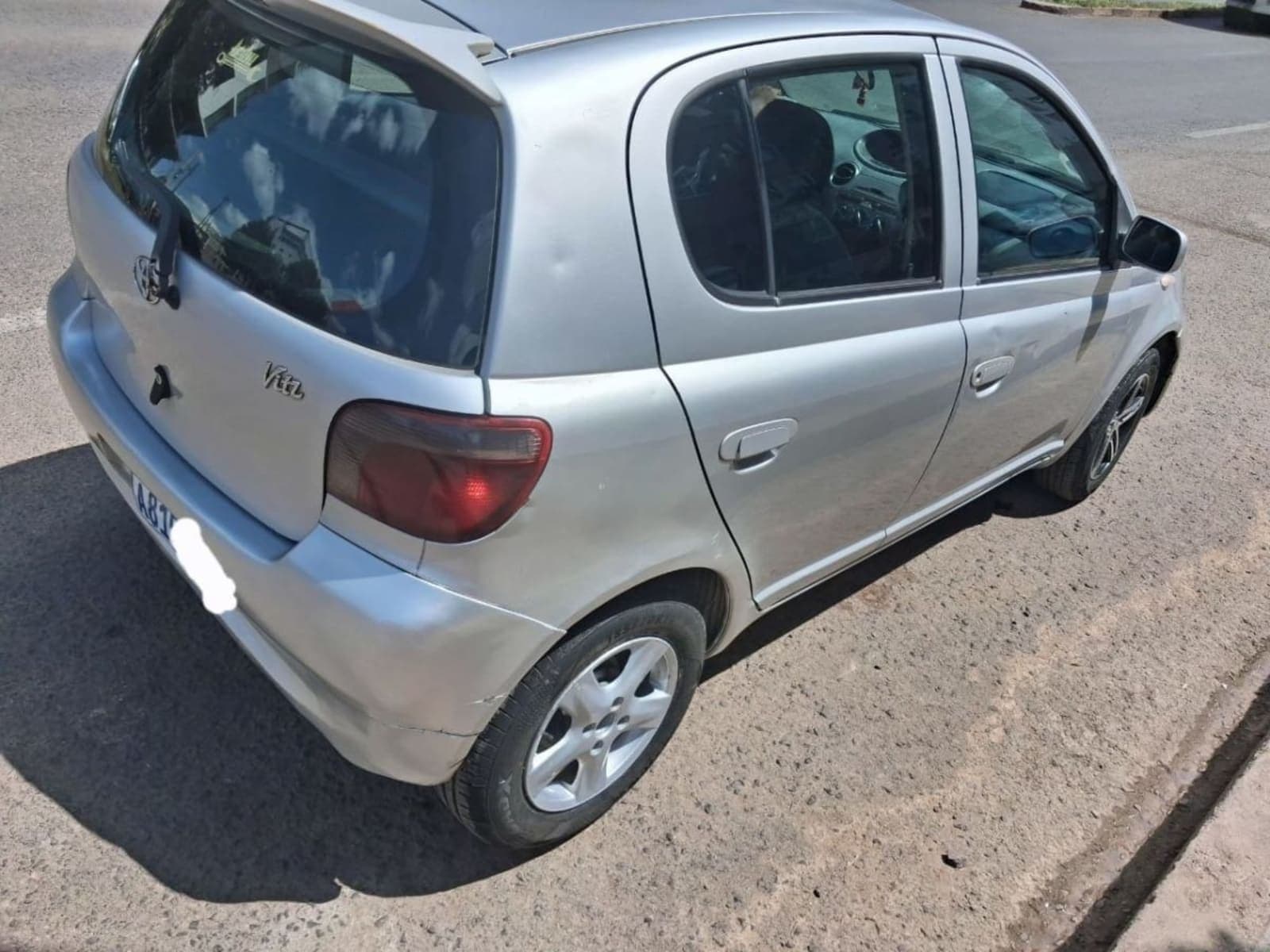 2001 Toyota Vitz — photo 3