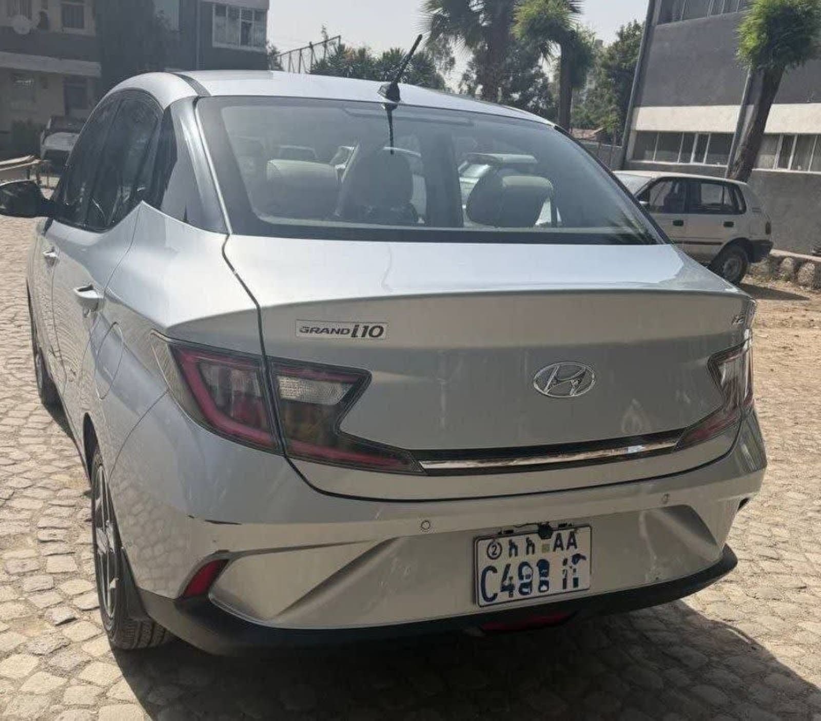2022 Hyundai Grand i10 — photo 3