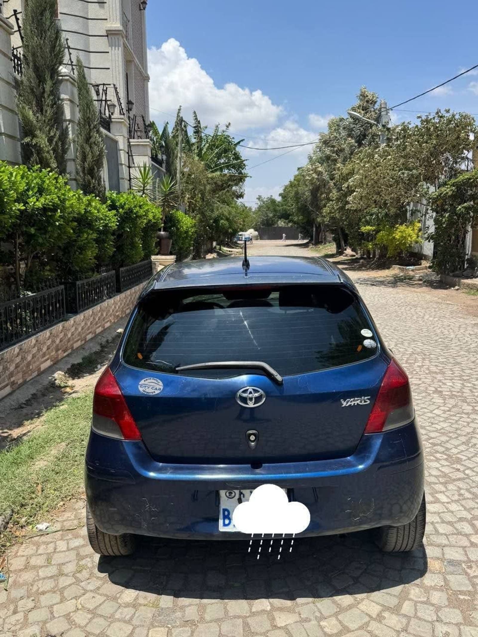 2010 Toyota Yaris Compact — photo 6