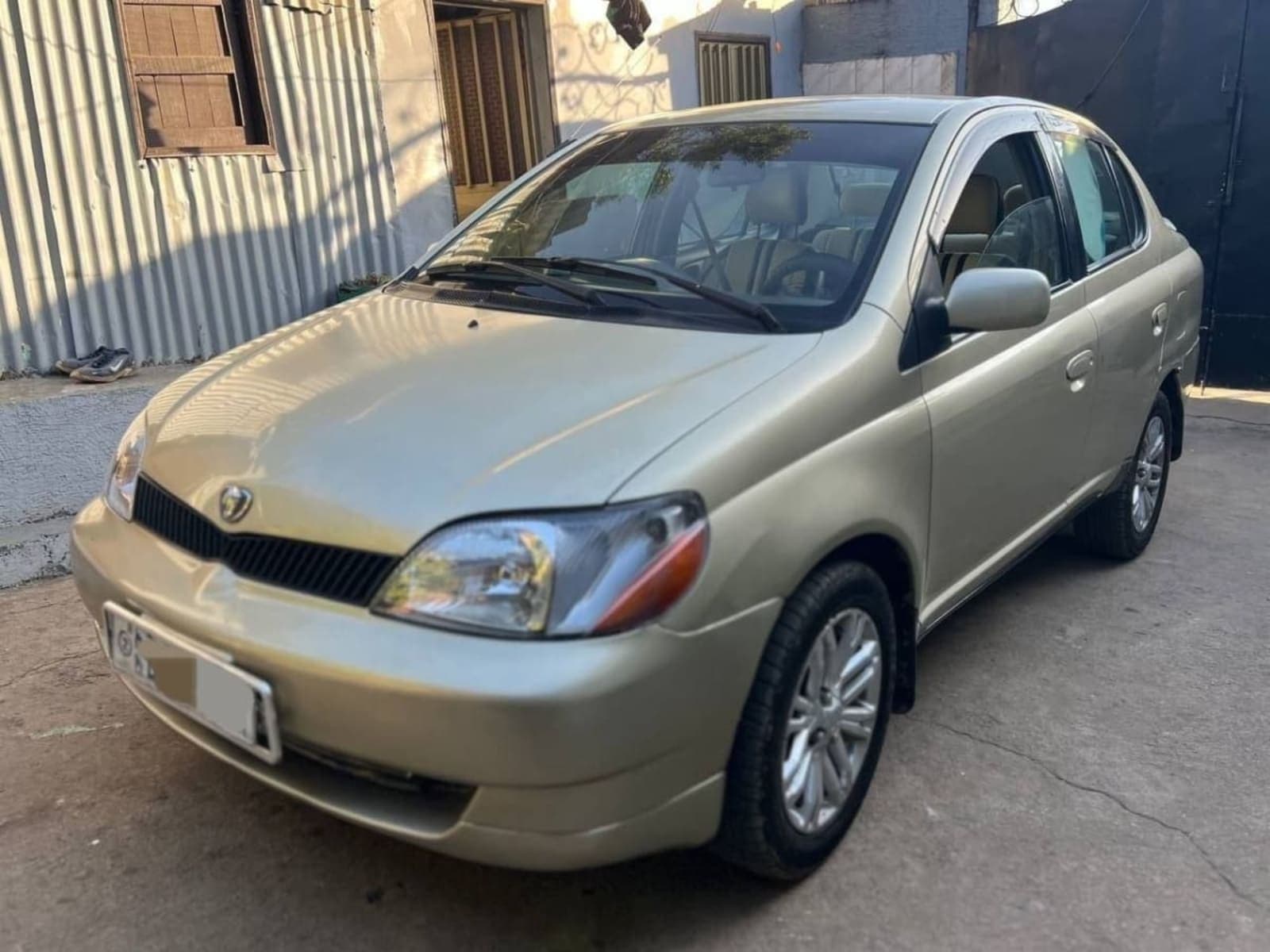 2001 Toyota Platz — photo 8