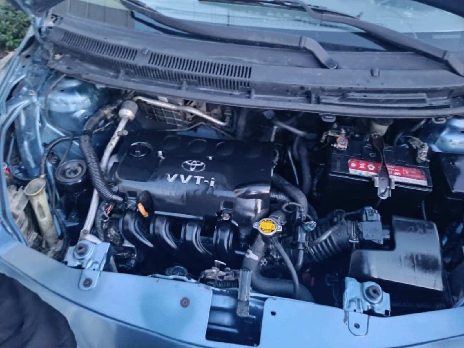 2009 Toyota Yaris Sedan — photo 4