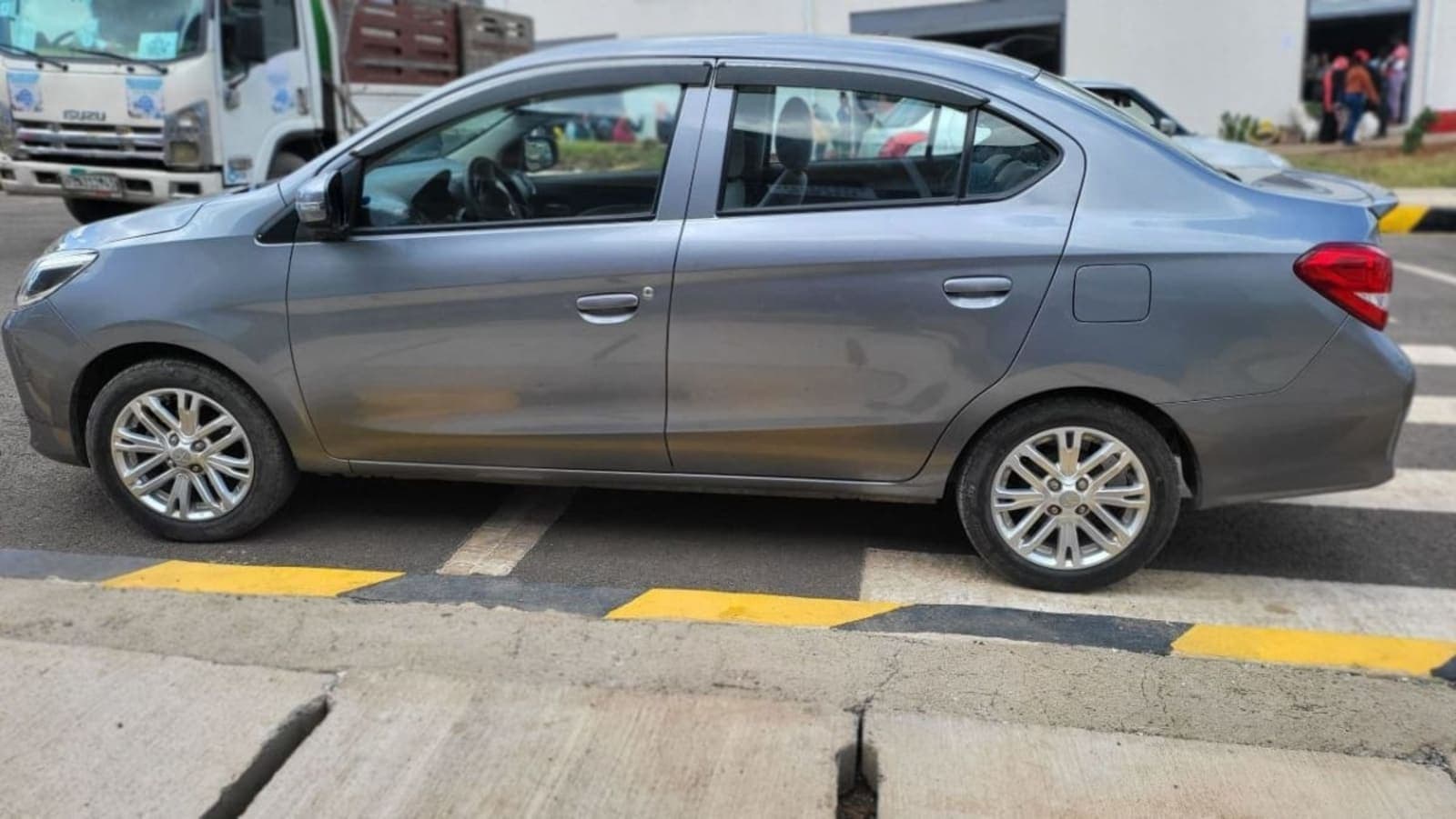 2022 Mitsubishi Attrage โ photo 4
