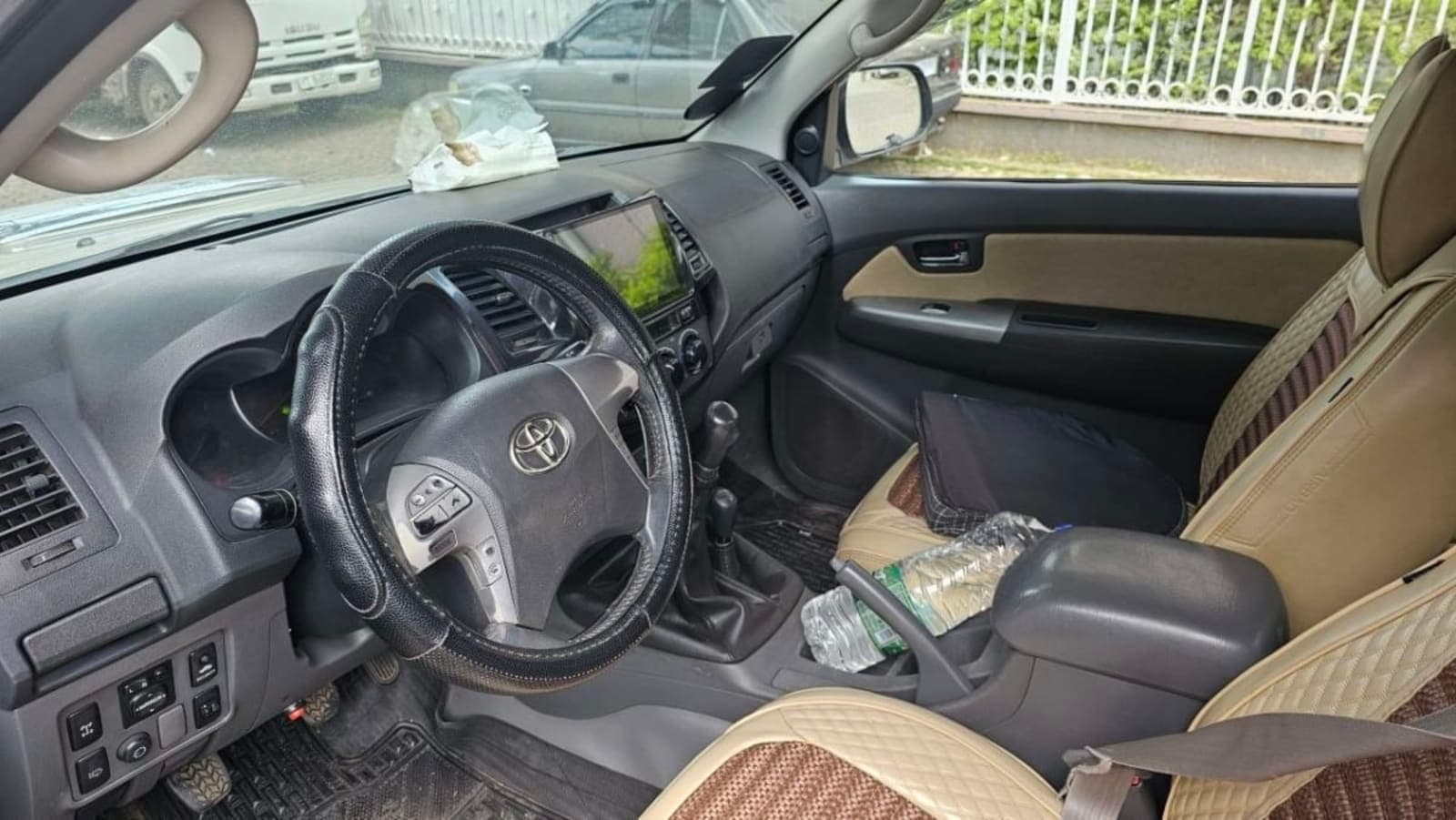 2013 Toyota Hilux Extra Cab — photo 5
