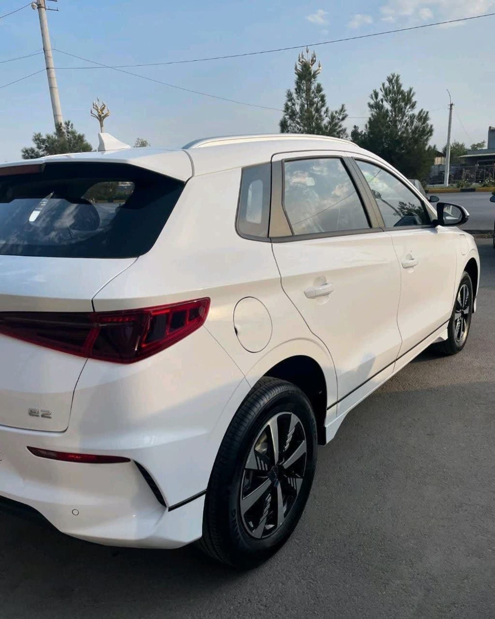 2025 BYD e2 — photo 2