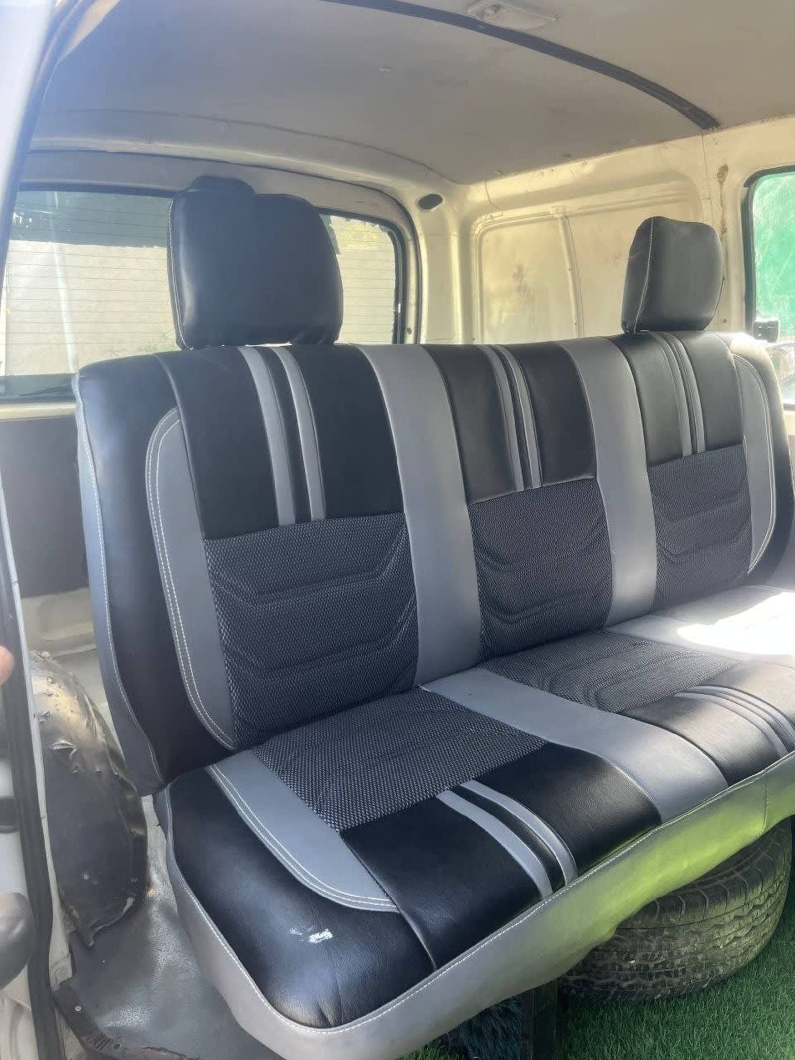 2006 Toyota Hiace shark — photo 4