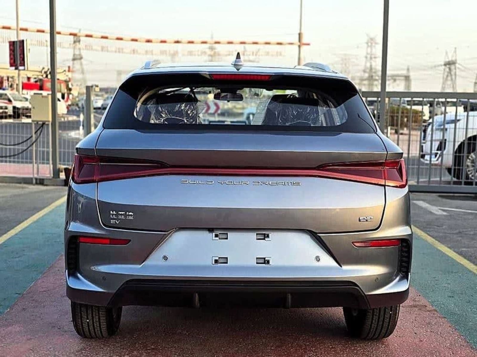 2025 BYD E2