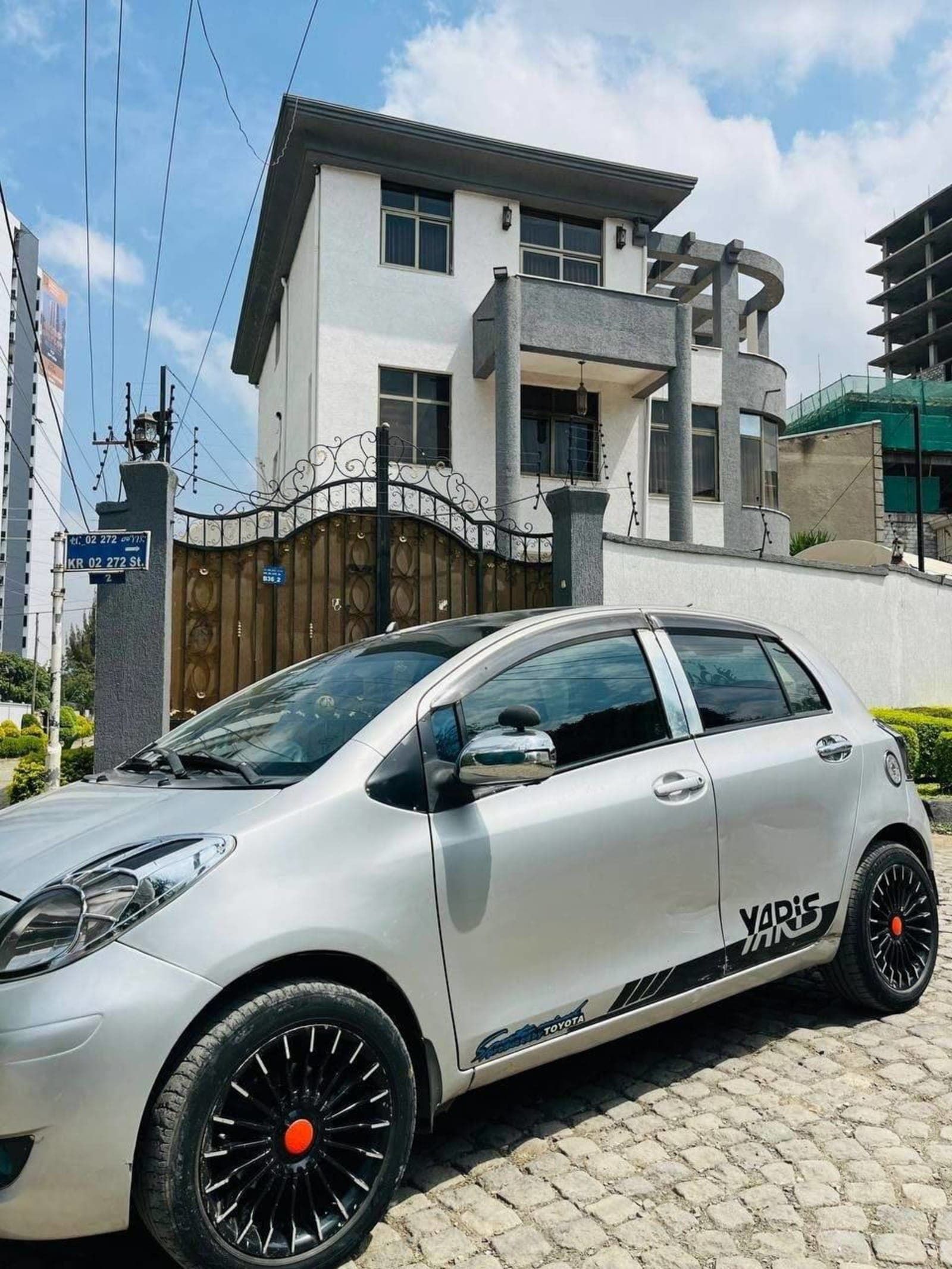 2010 Toyota Yaris Compact — photo 5