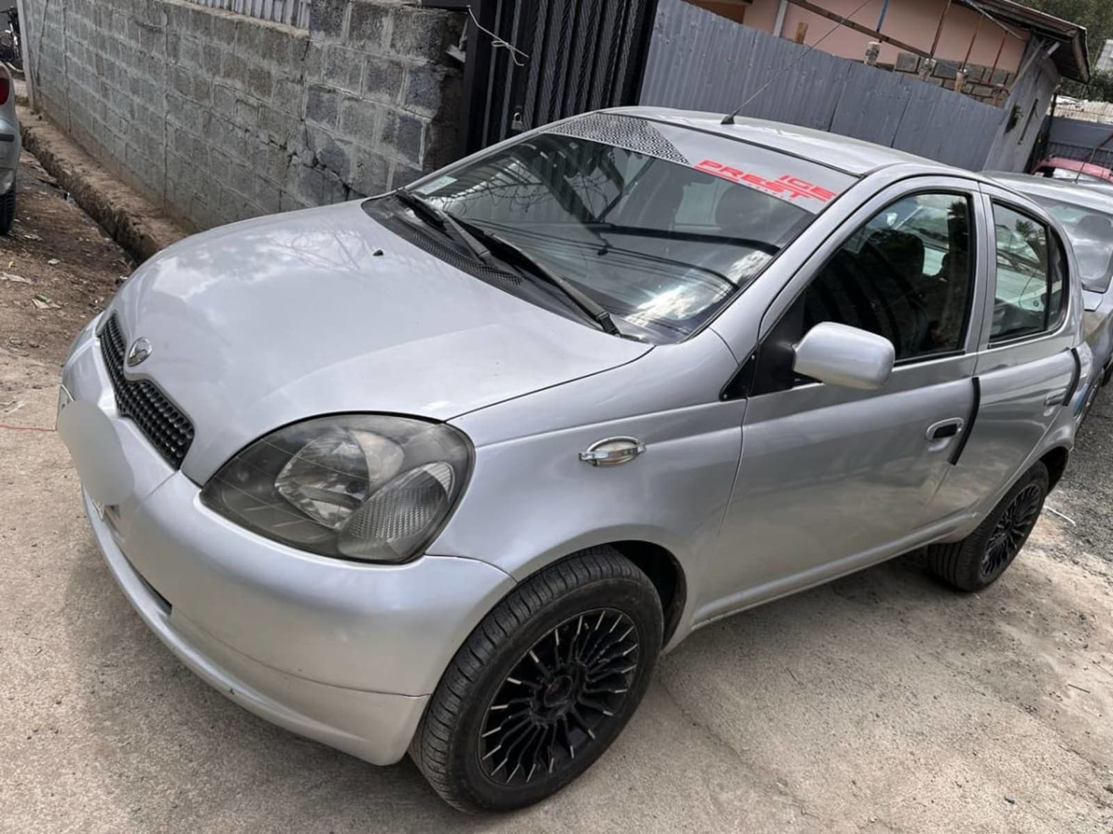 2001 Toyota Vitz — photo 5