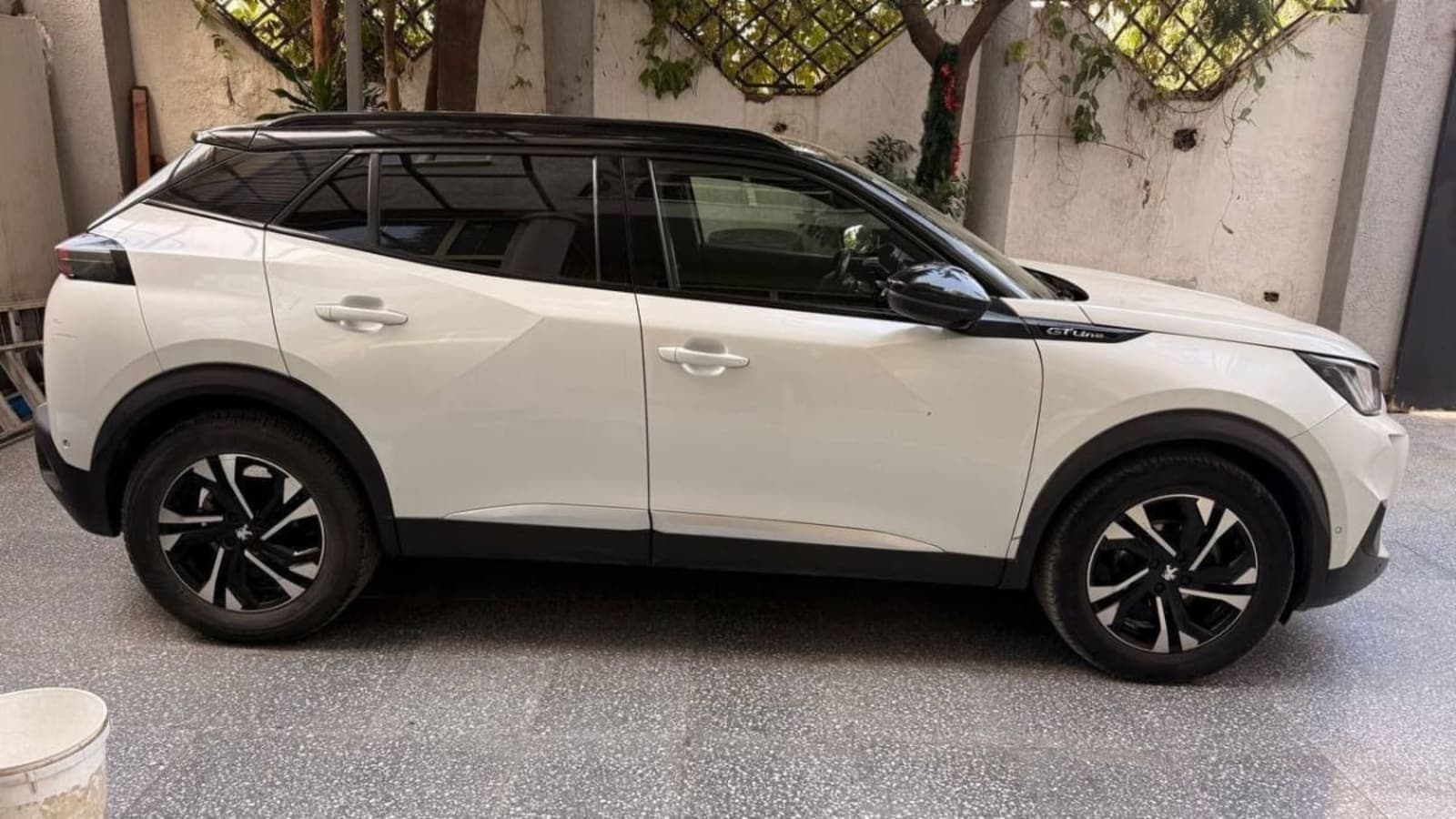 2020 Peugeot 2008 GT-Line — photo 2