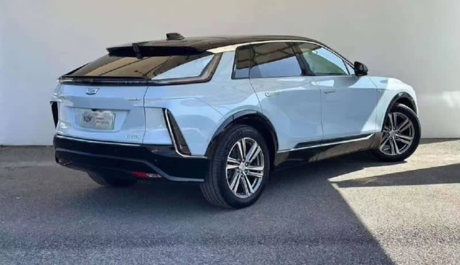 2024 Cadillac Lyriq — photo 3
