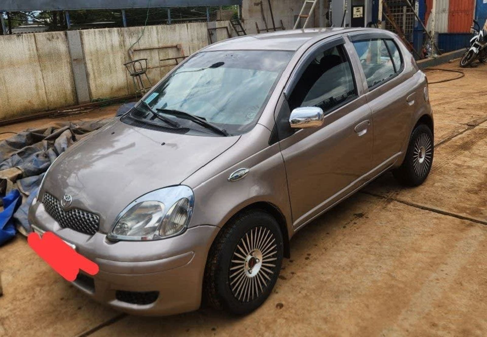 2003 Toyota Vitz Yaris — photo 1